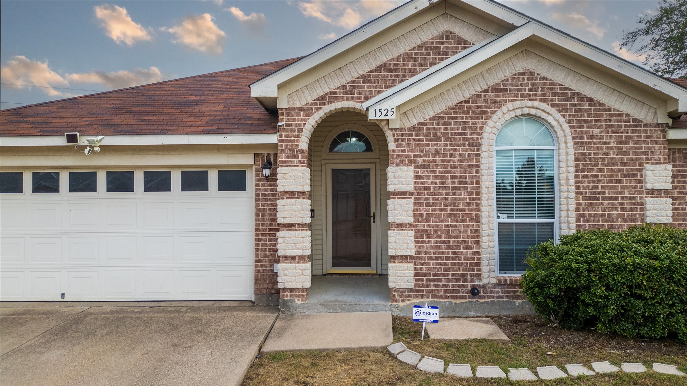 1525 Sanibel Lane