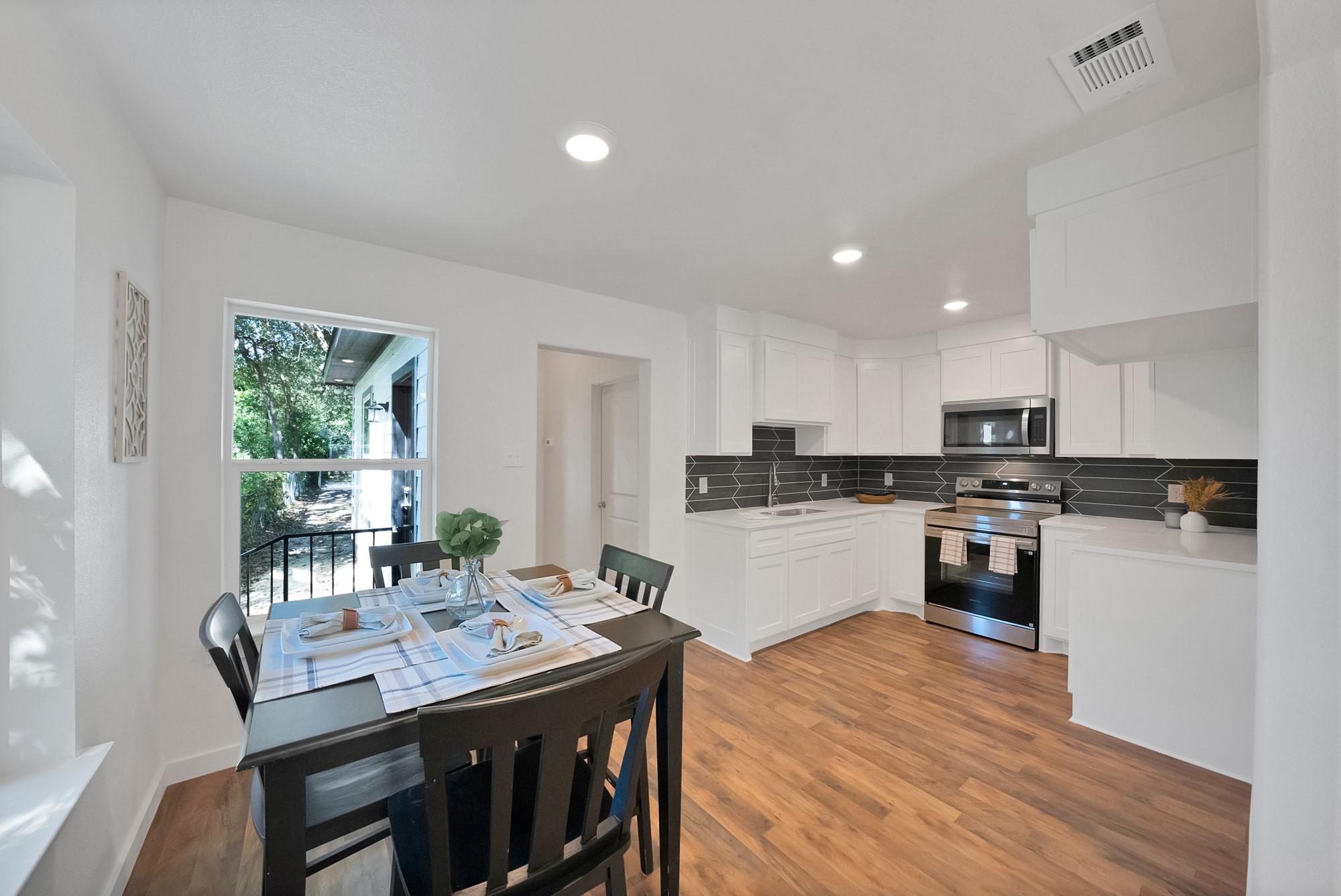 5028 Sherwood Drive