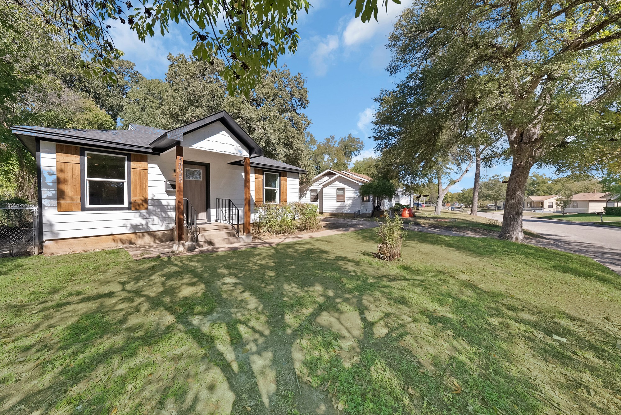 5028 Sherwood Drive