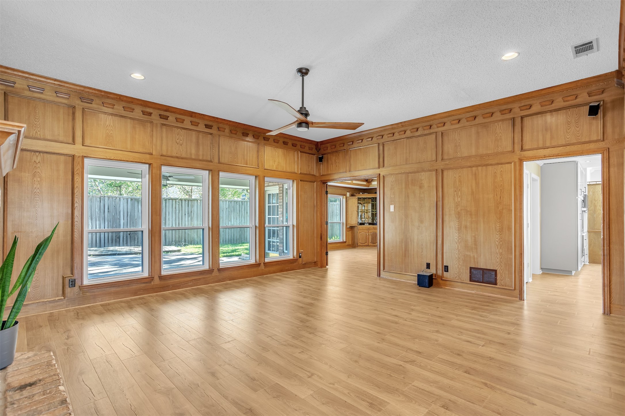 928 Tiffany Lane