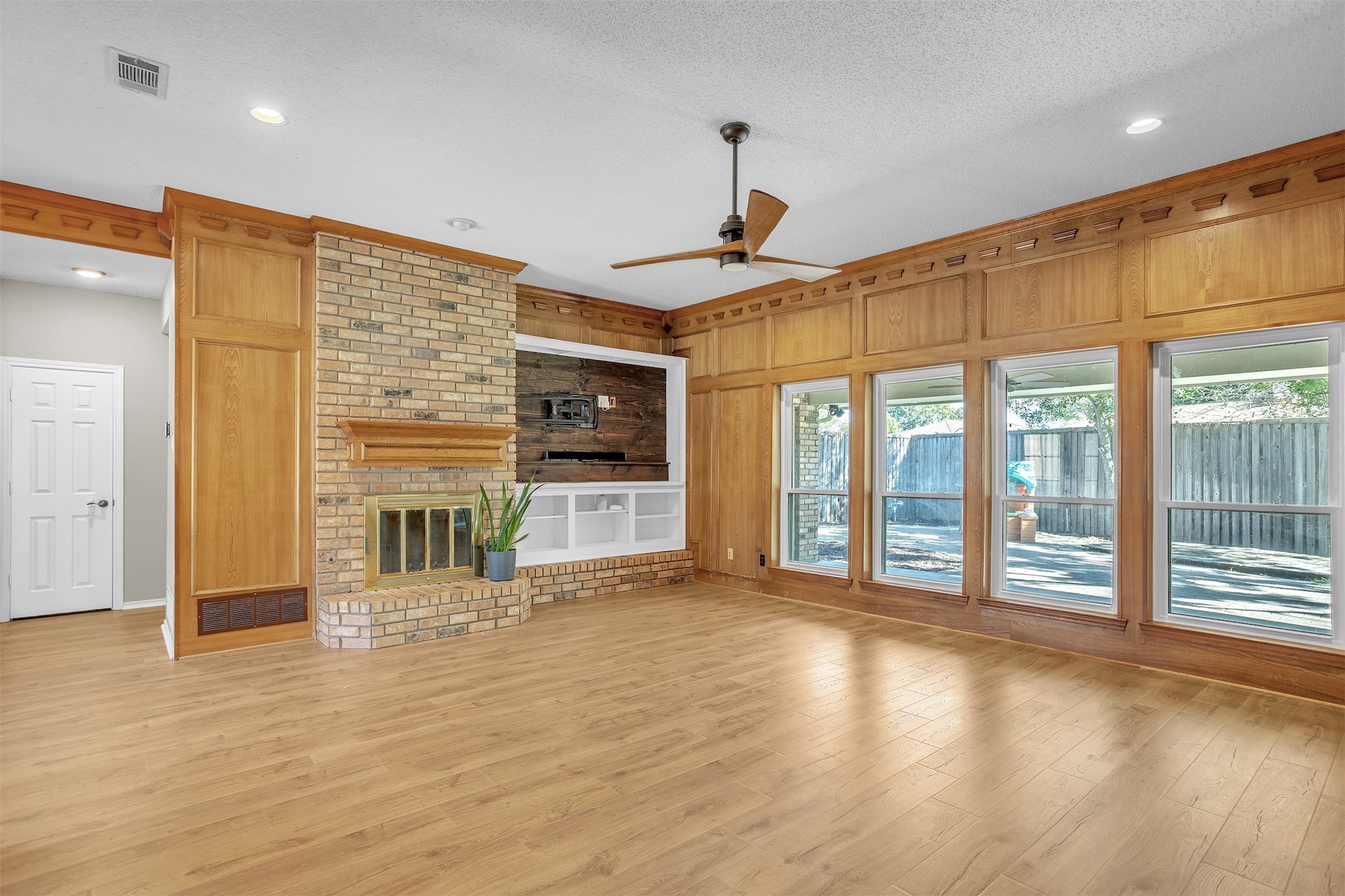 928 Tiffany Lane