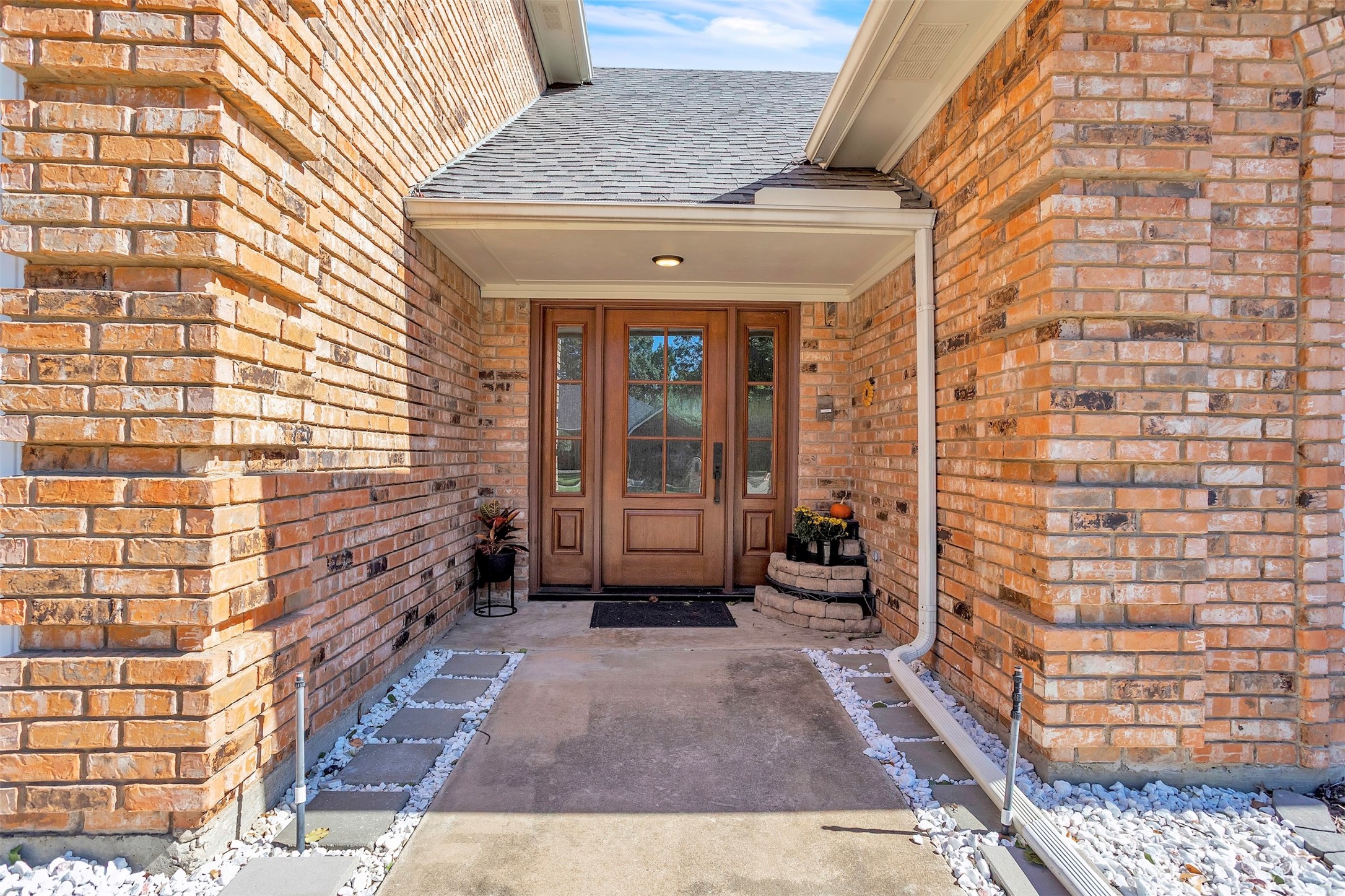 928 Tiffany Lane