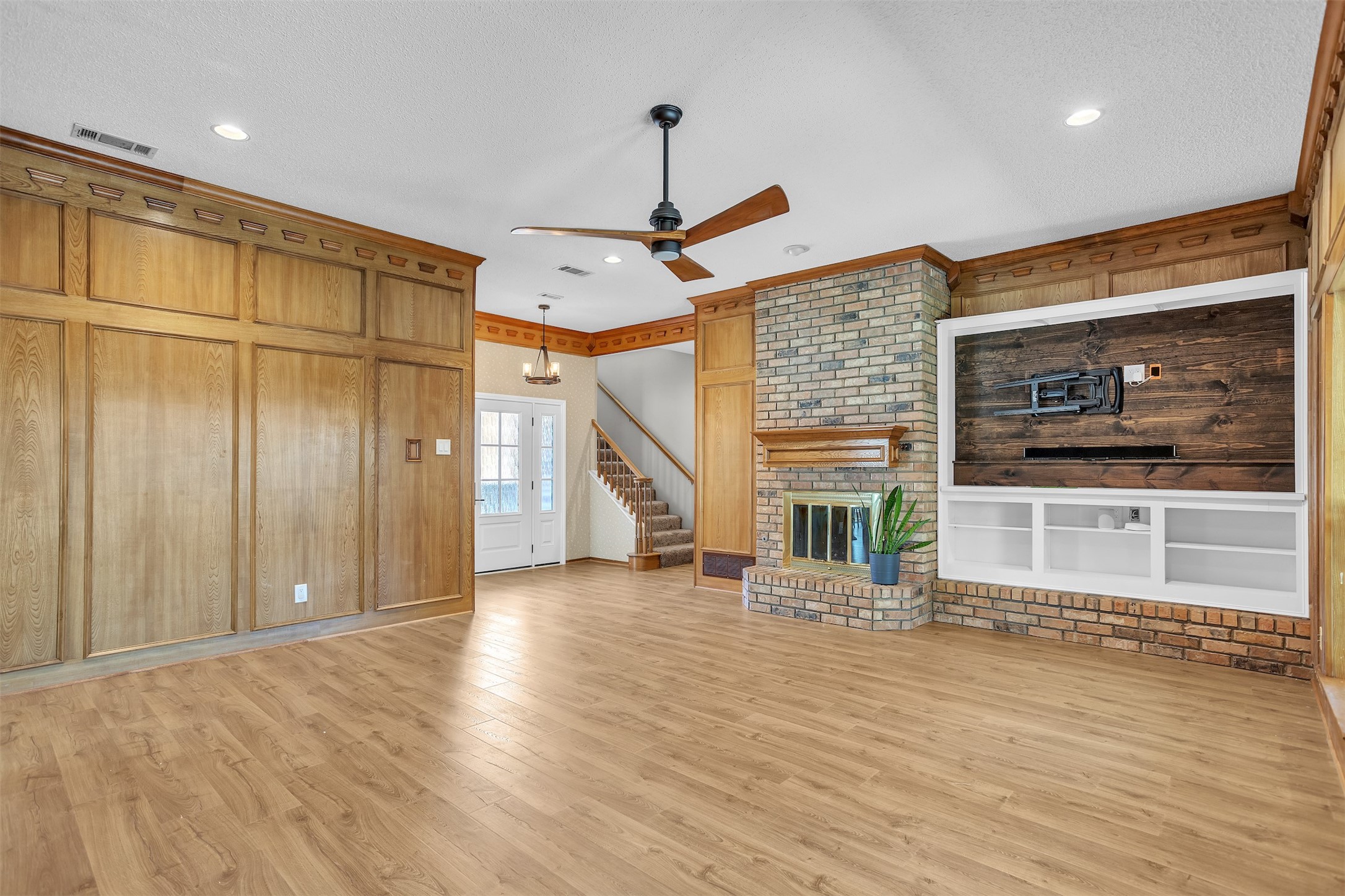 928 Tiffany Lane