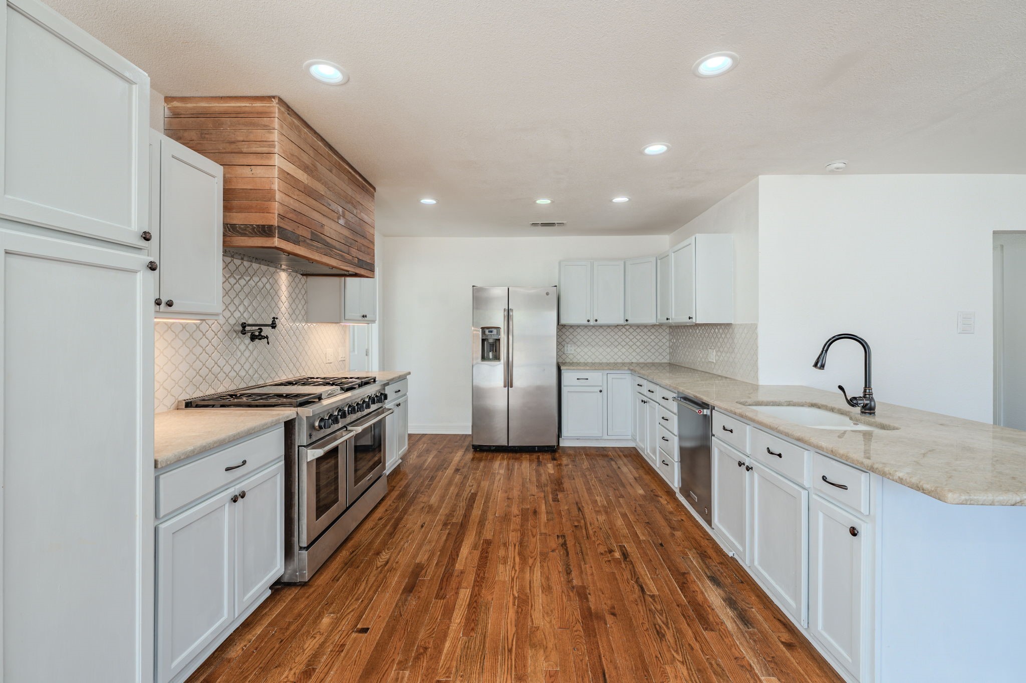 688 Private Road 1152