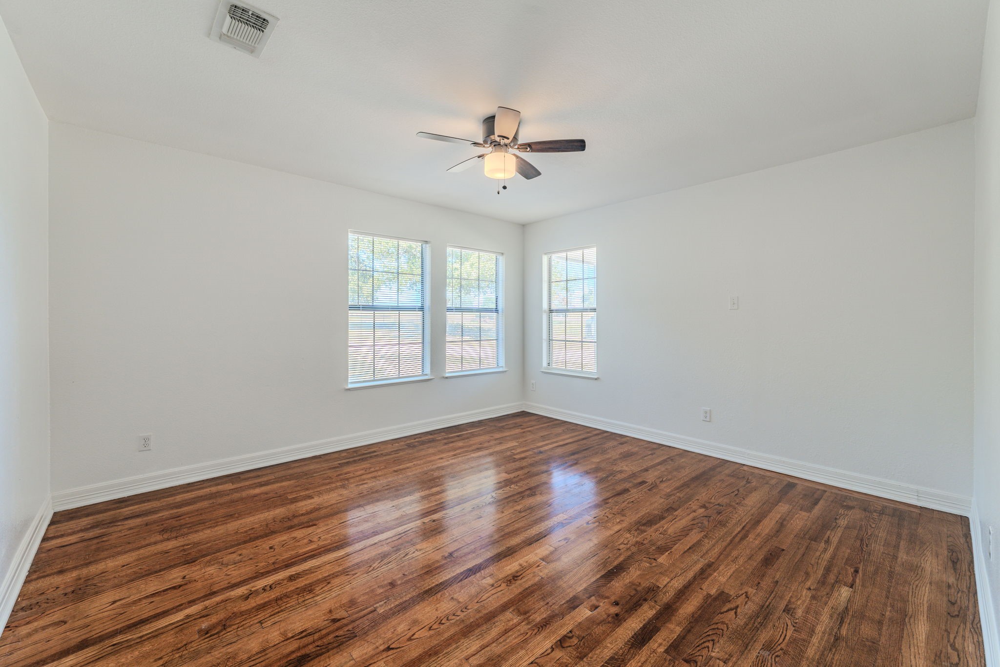688 Private Road 1152