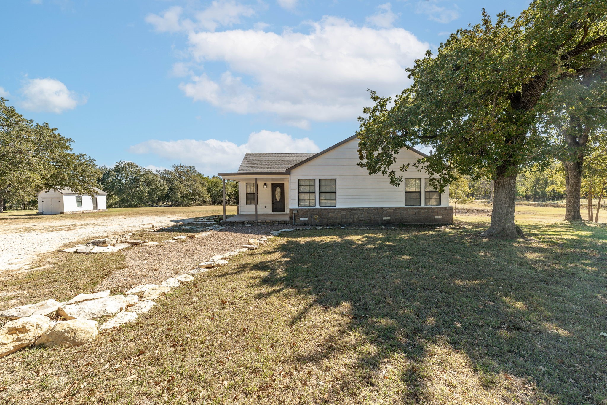 688 Private Road 1152