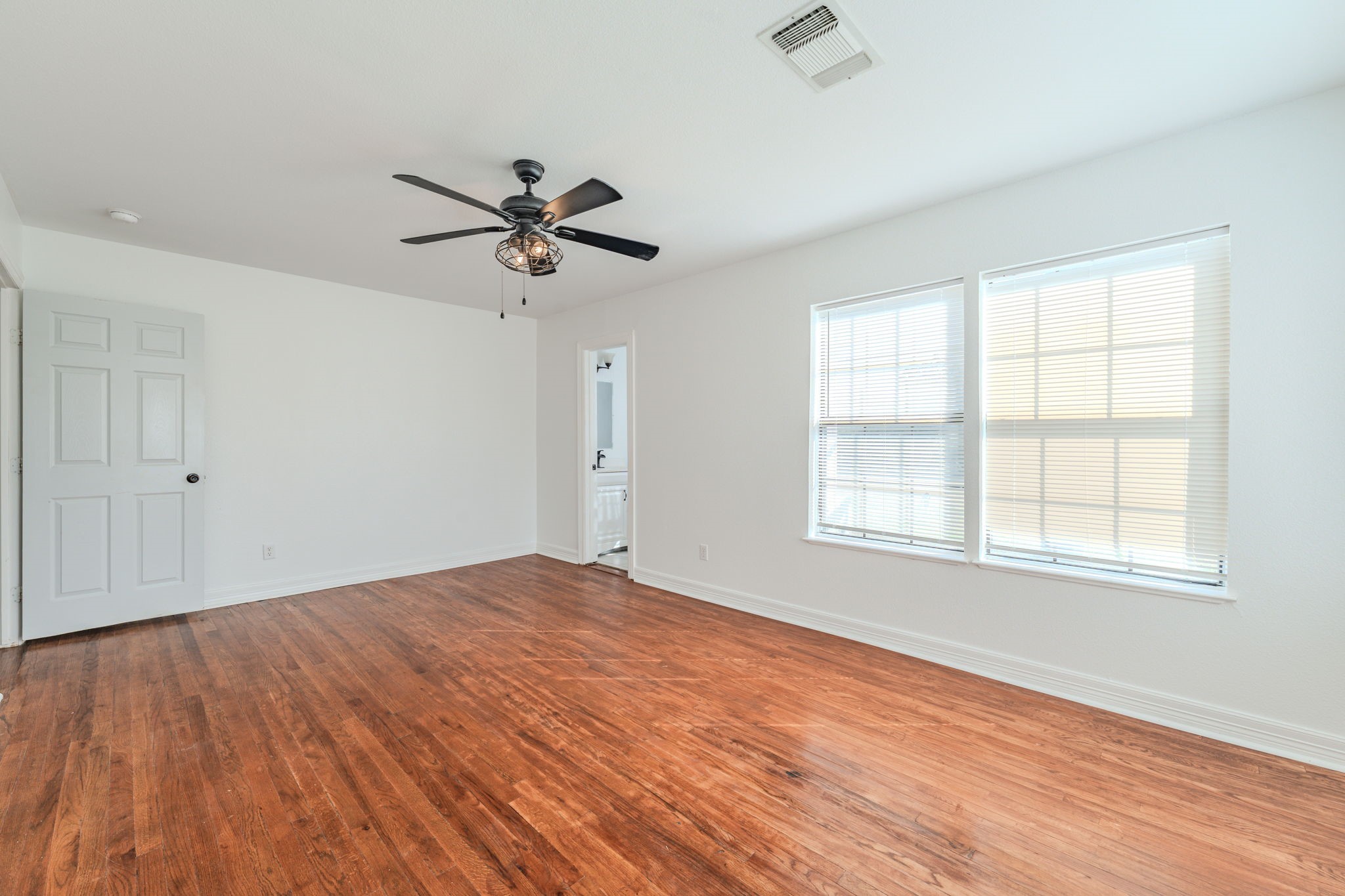 688 Private Road 1152