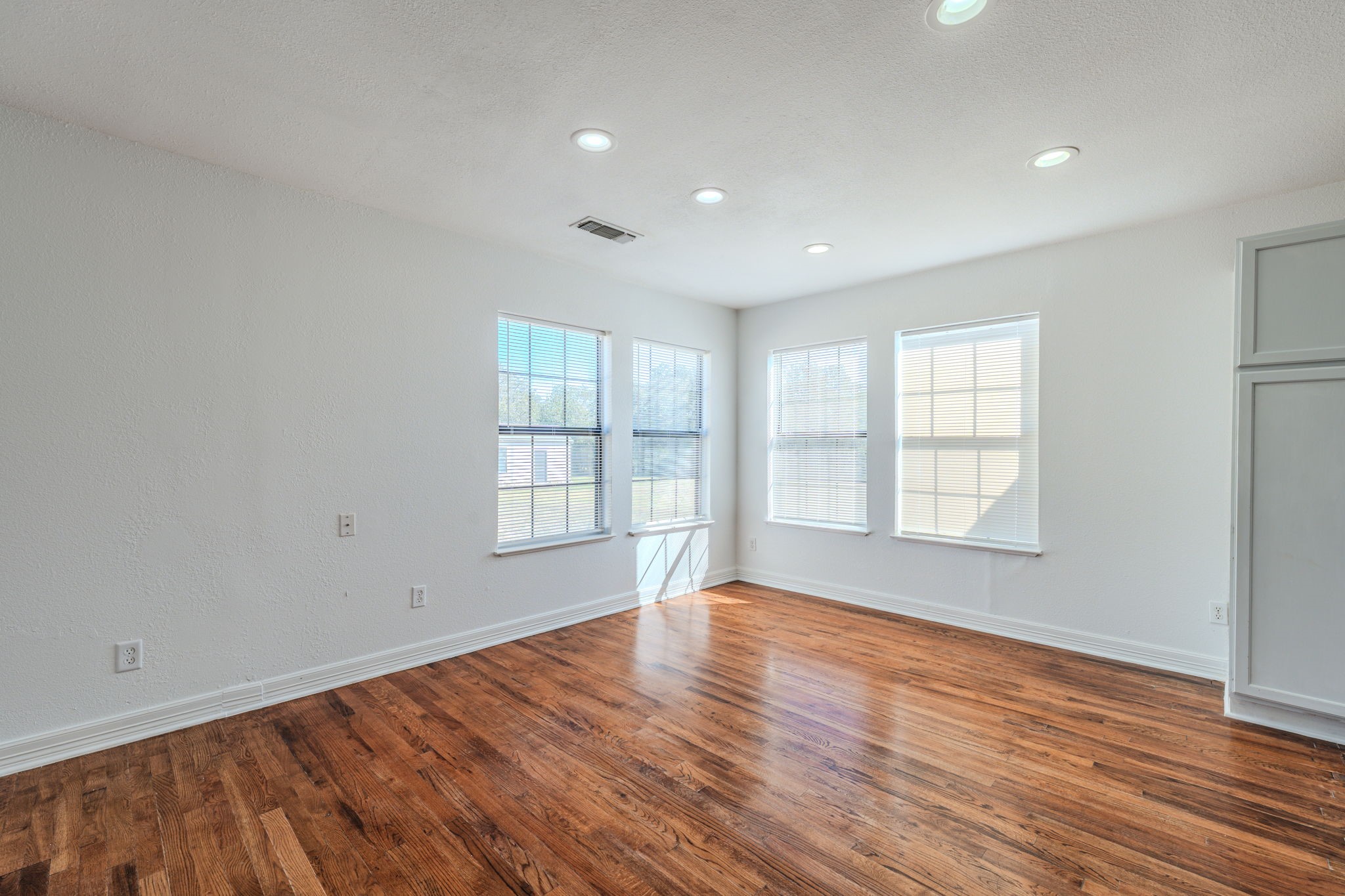 688 Private Road 1152