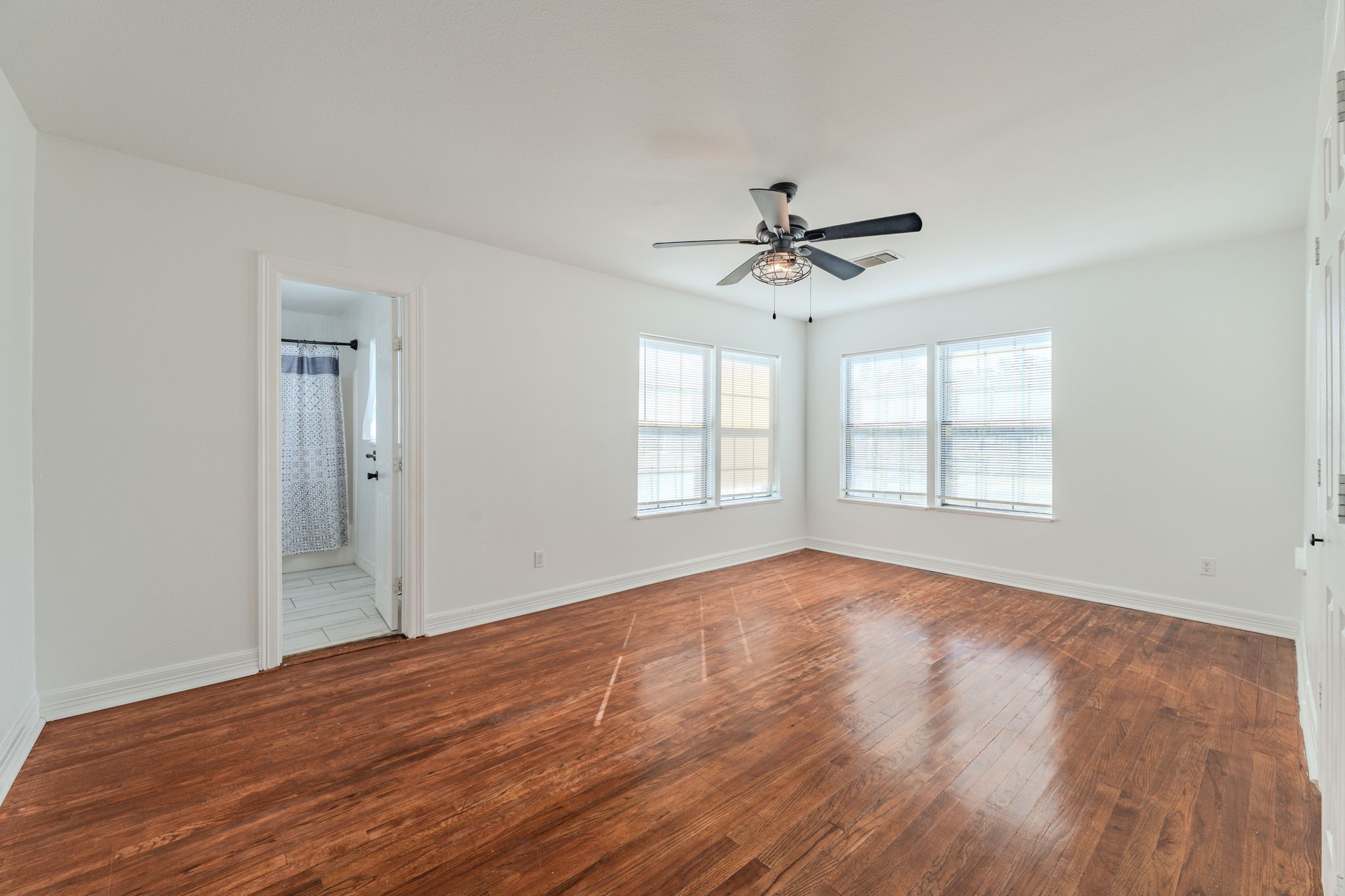 688 Private Road 1152