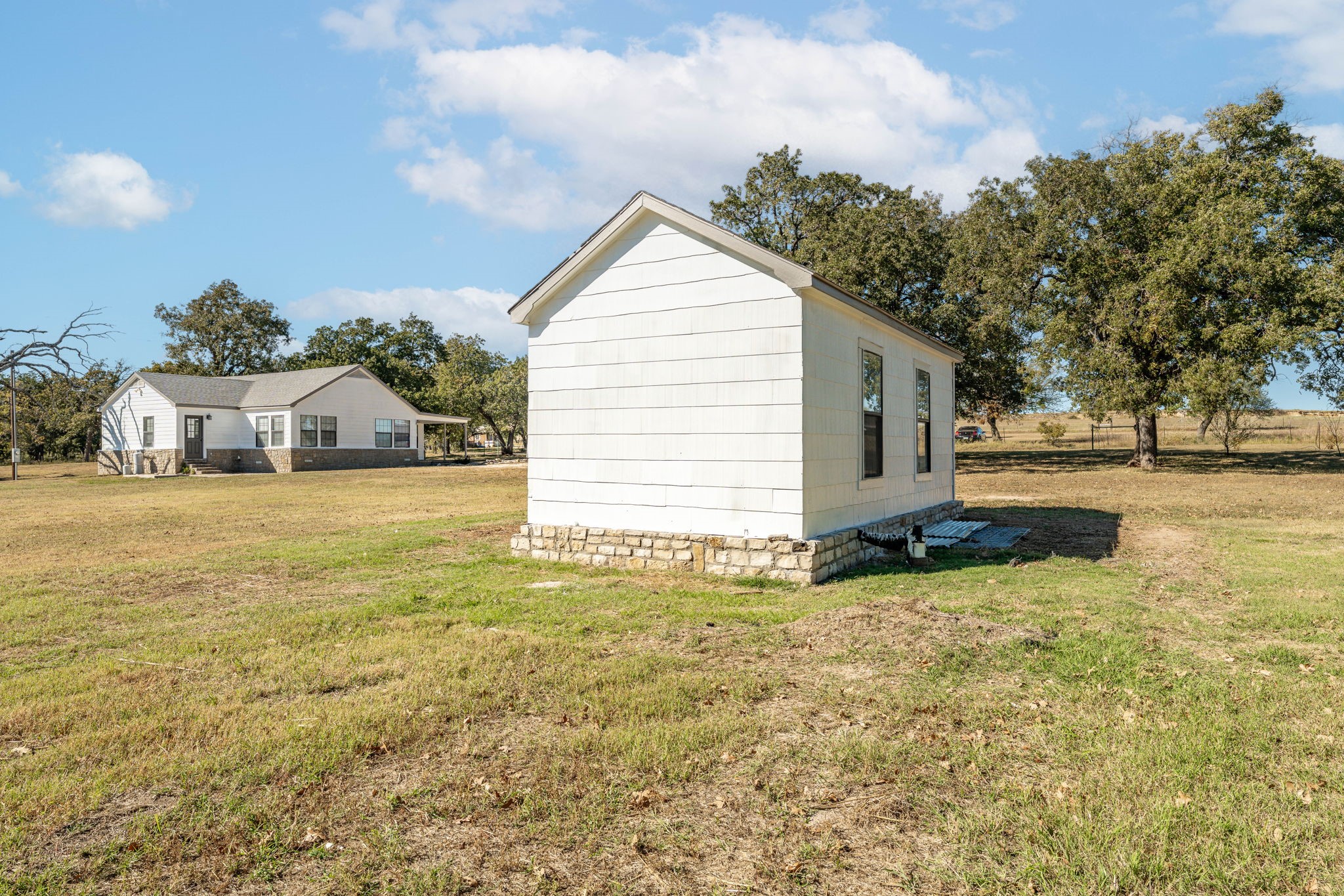 688 Private Road 1152
