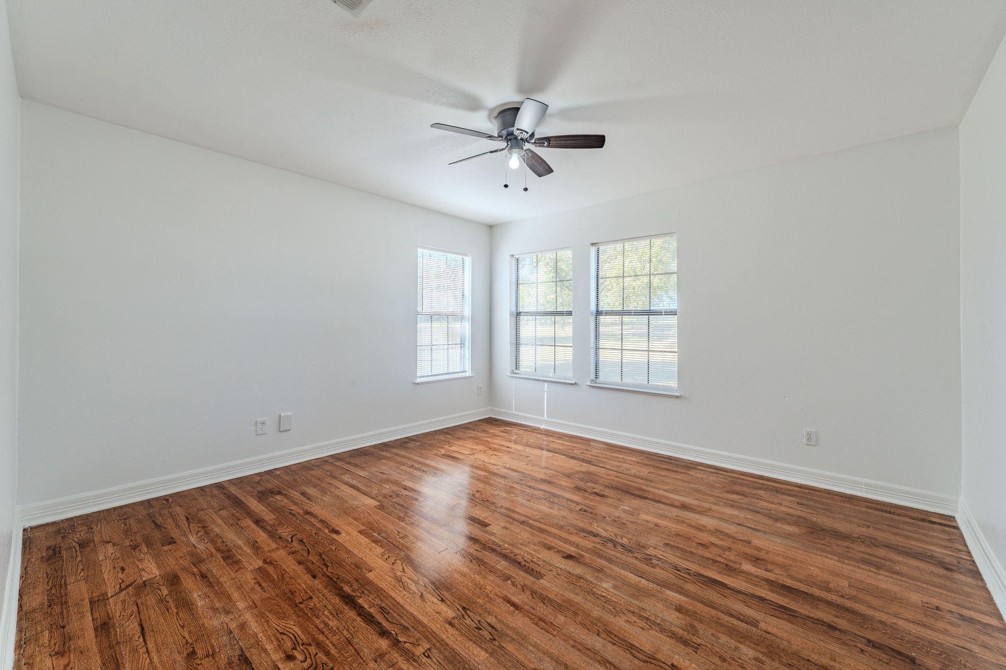688 Private Road 1152