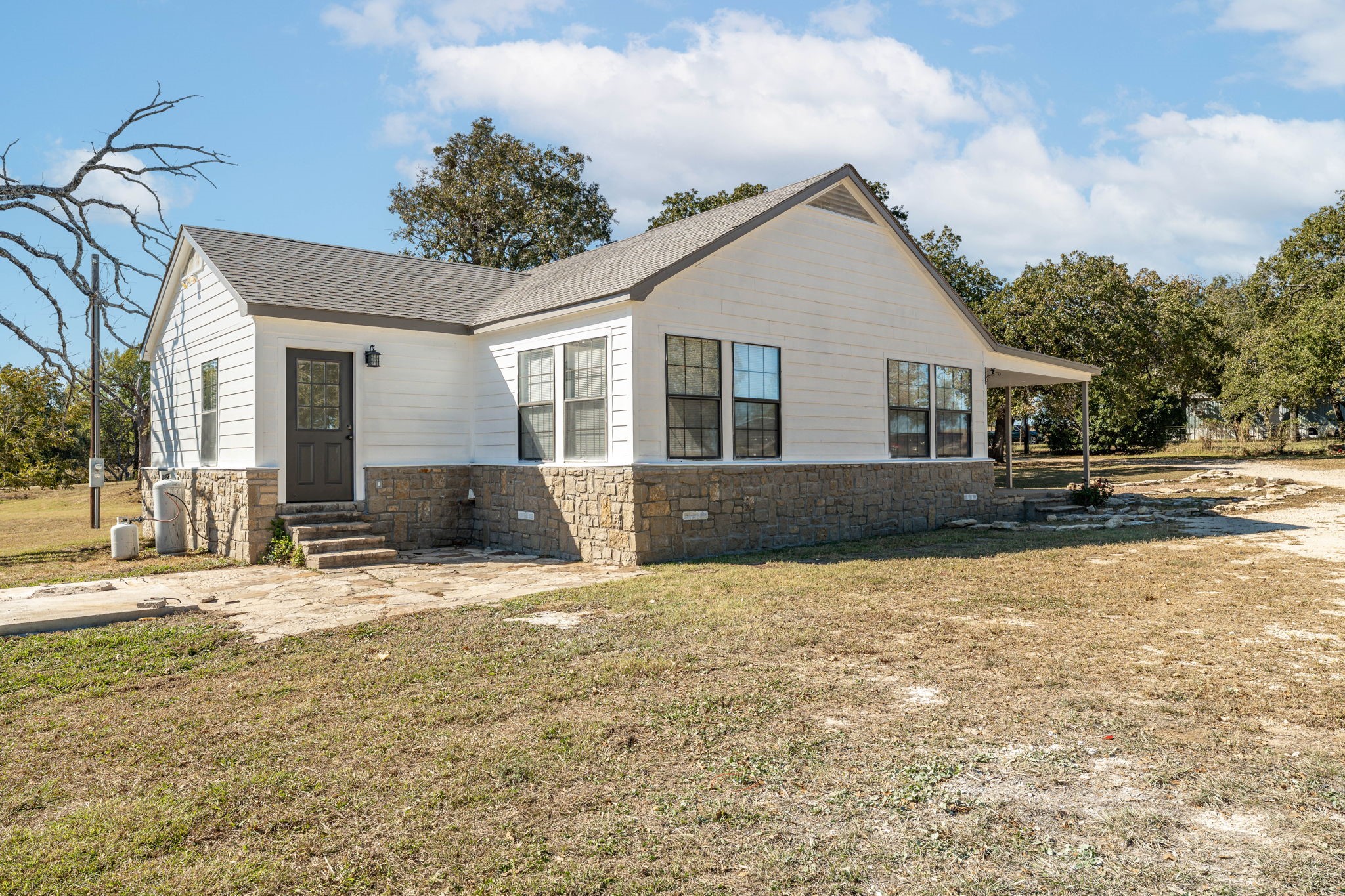688 Private Road 1152
