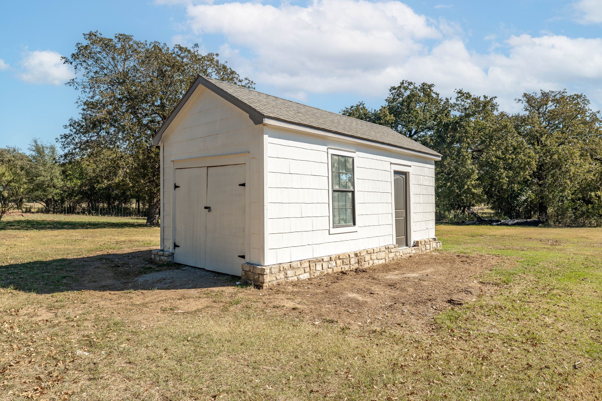 688 Private Road 1152