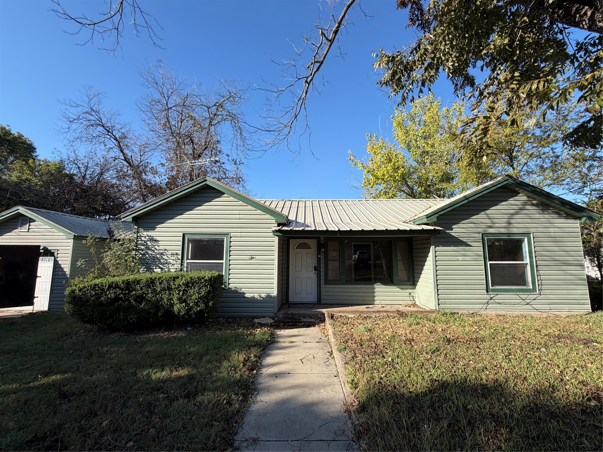 318 N Dale Avenue