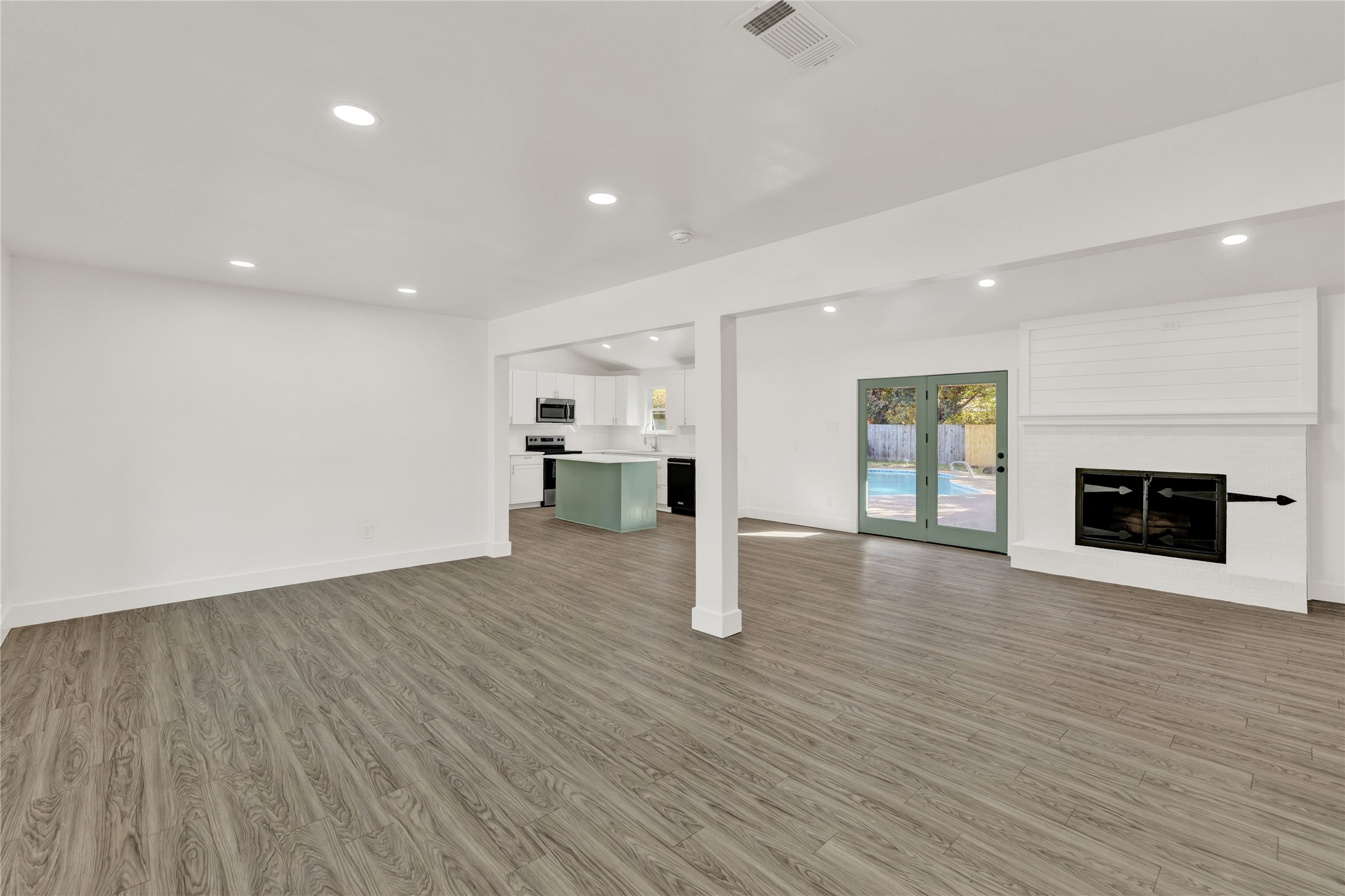 4724 Mackey Drive