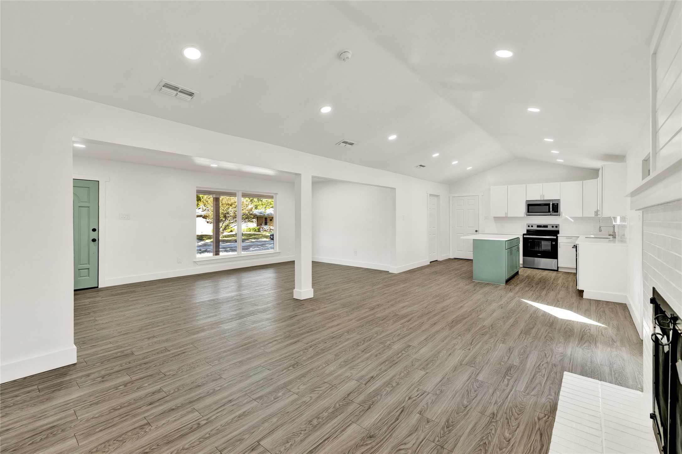 4724 Mackey Drive