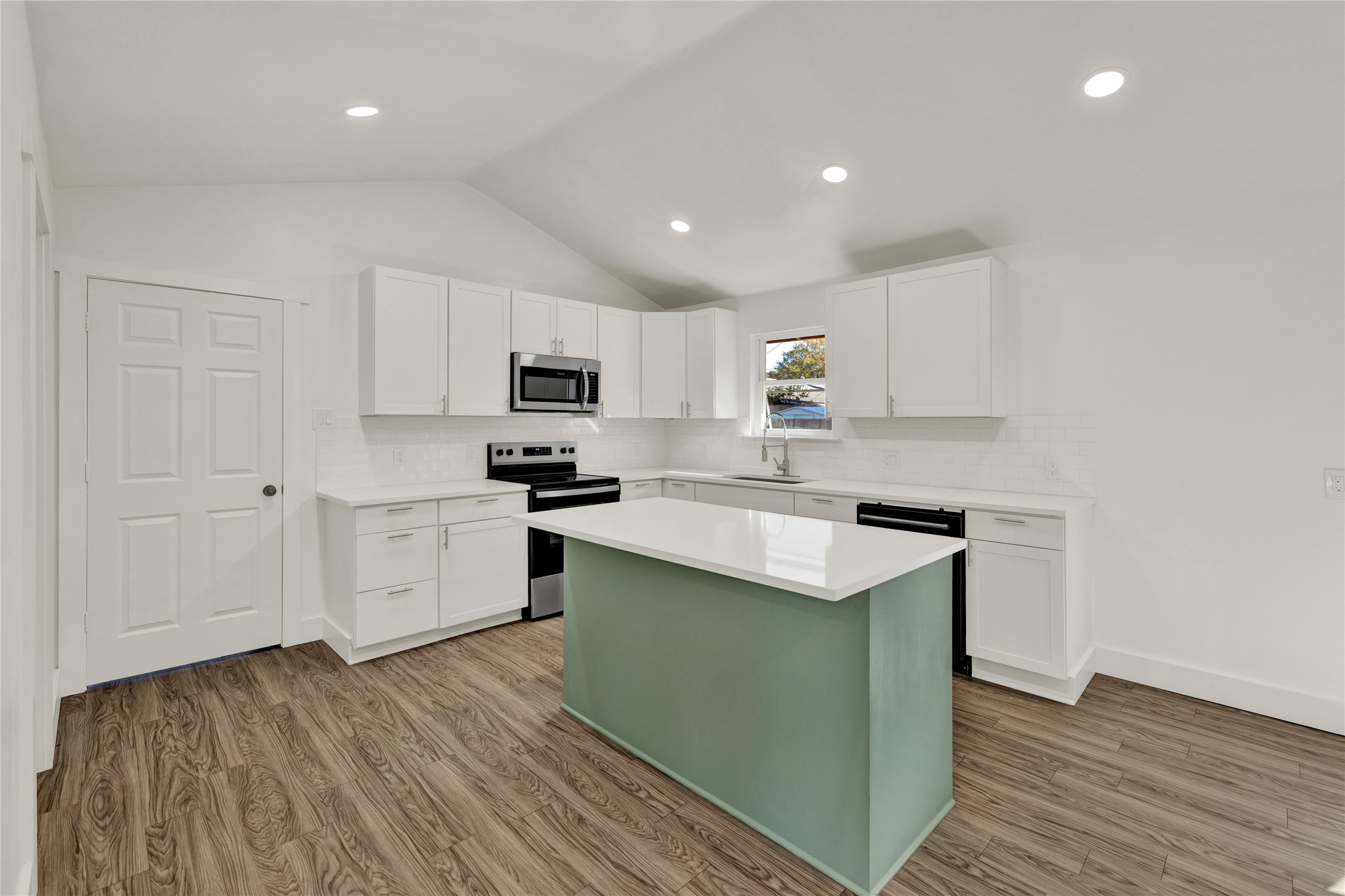 4724 Mackey Drive