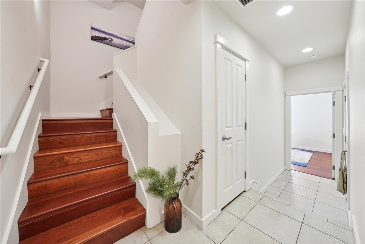 2608 Thomas Avenue 8