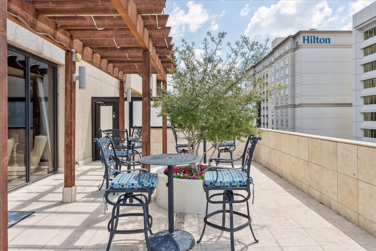 5909 Luther Lane 1002