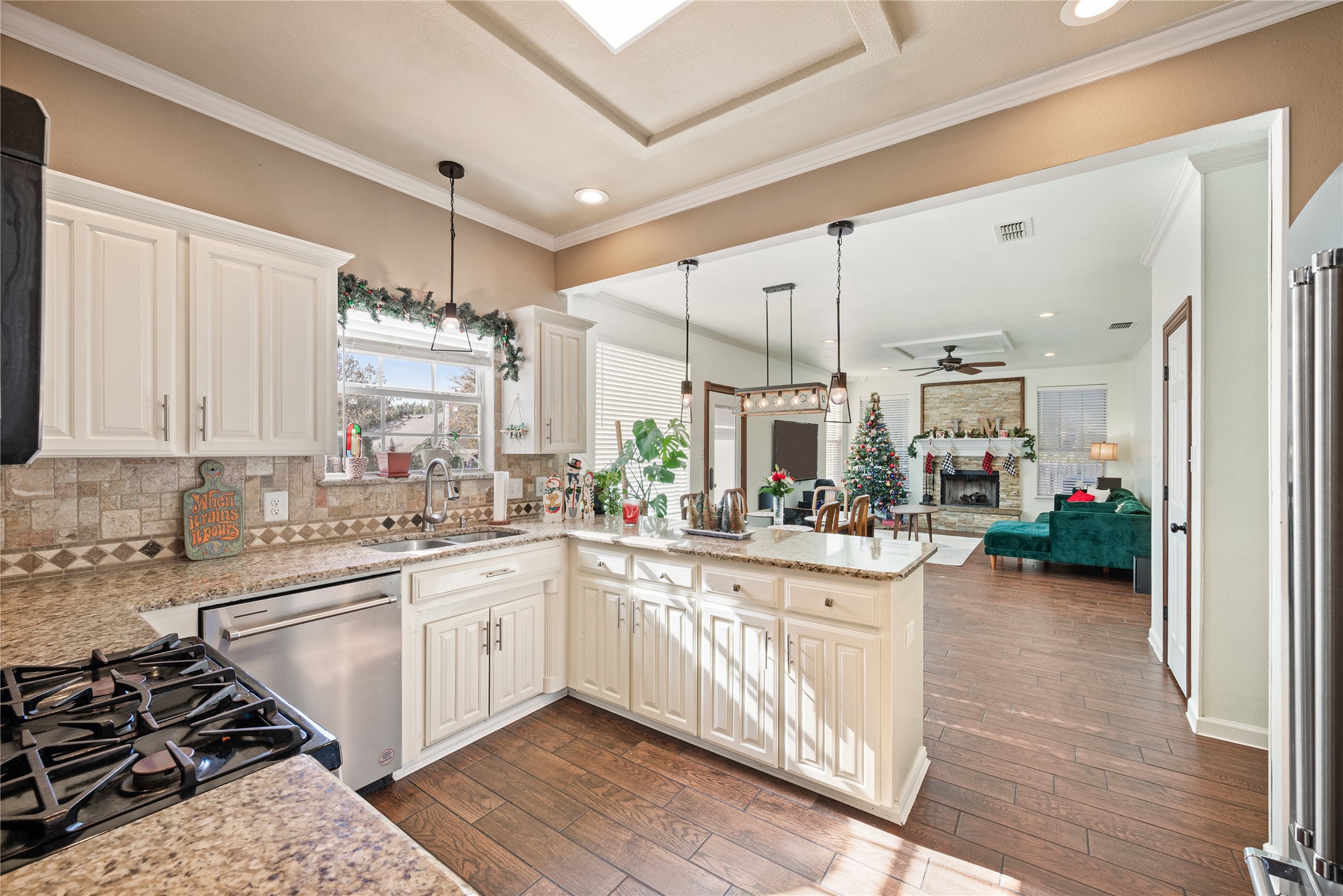 3904 Berrybush Lane