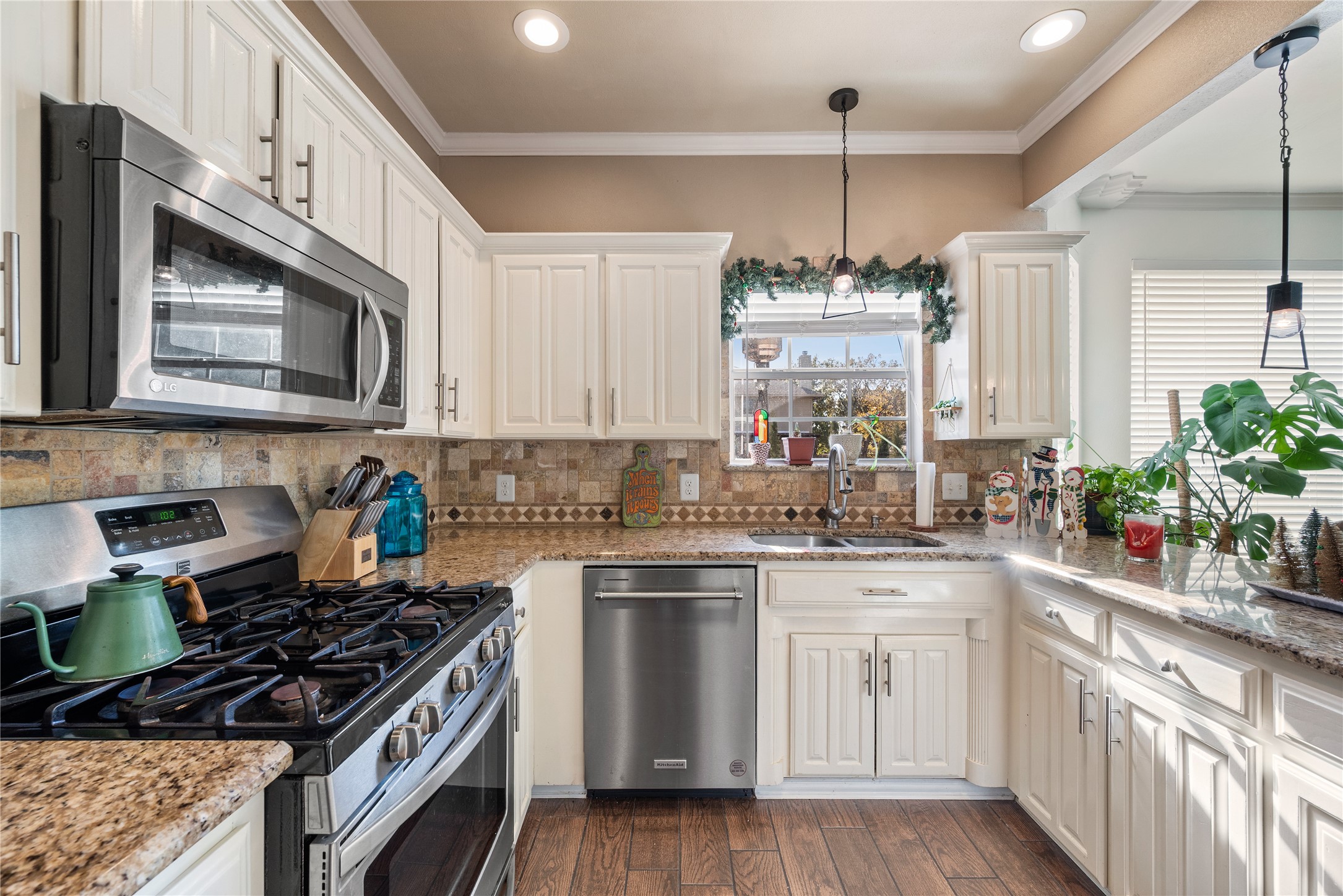 3904 Berrybush Lane