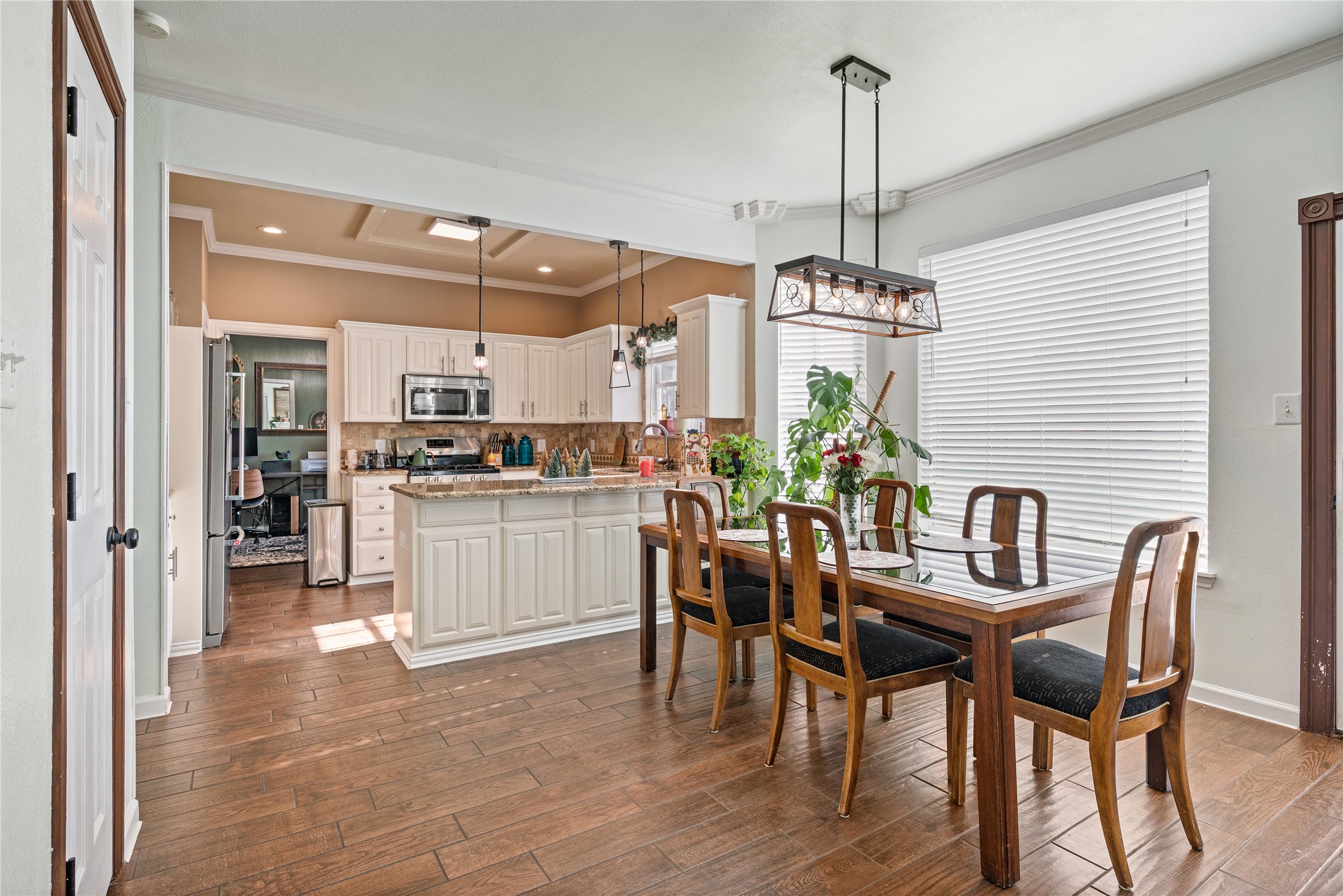 3904 Berrybush Lane