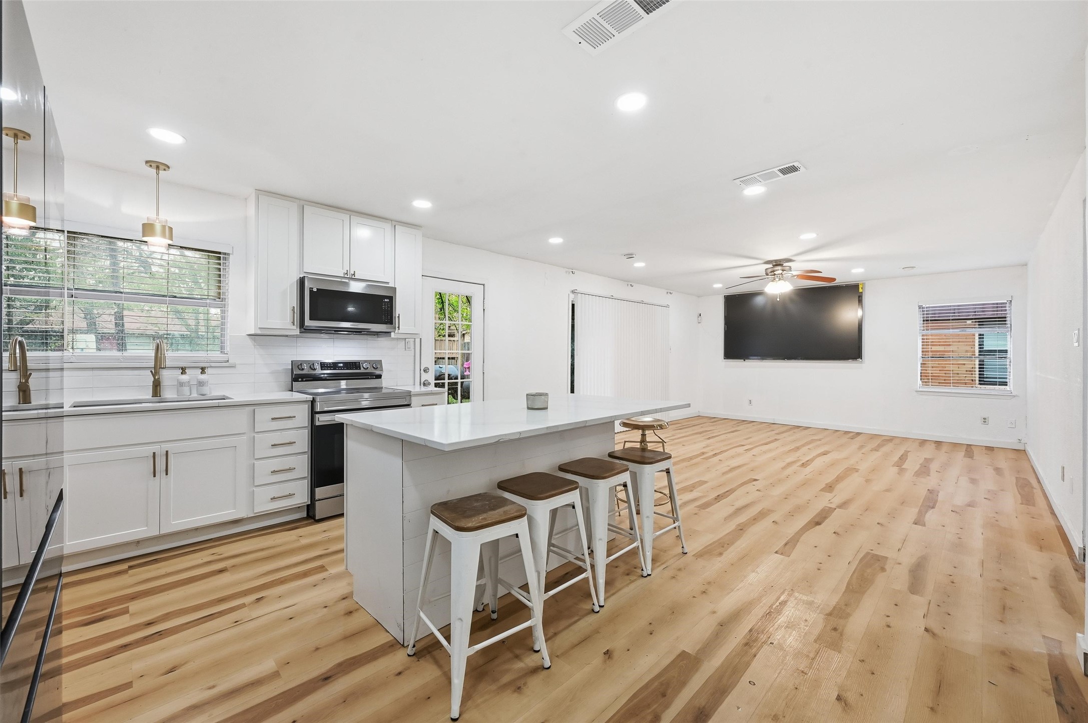 1702 Emerald Street