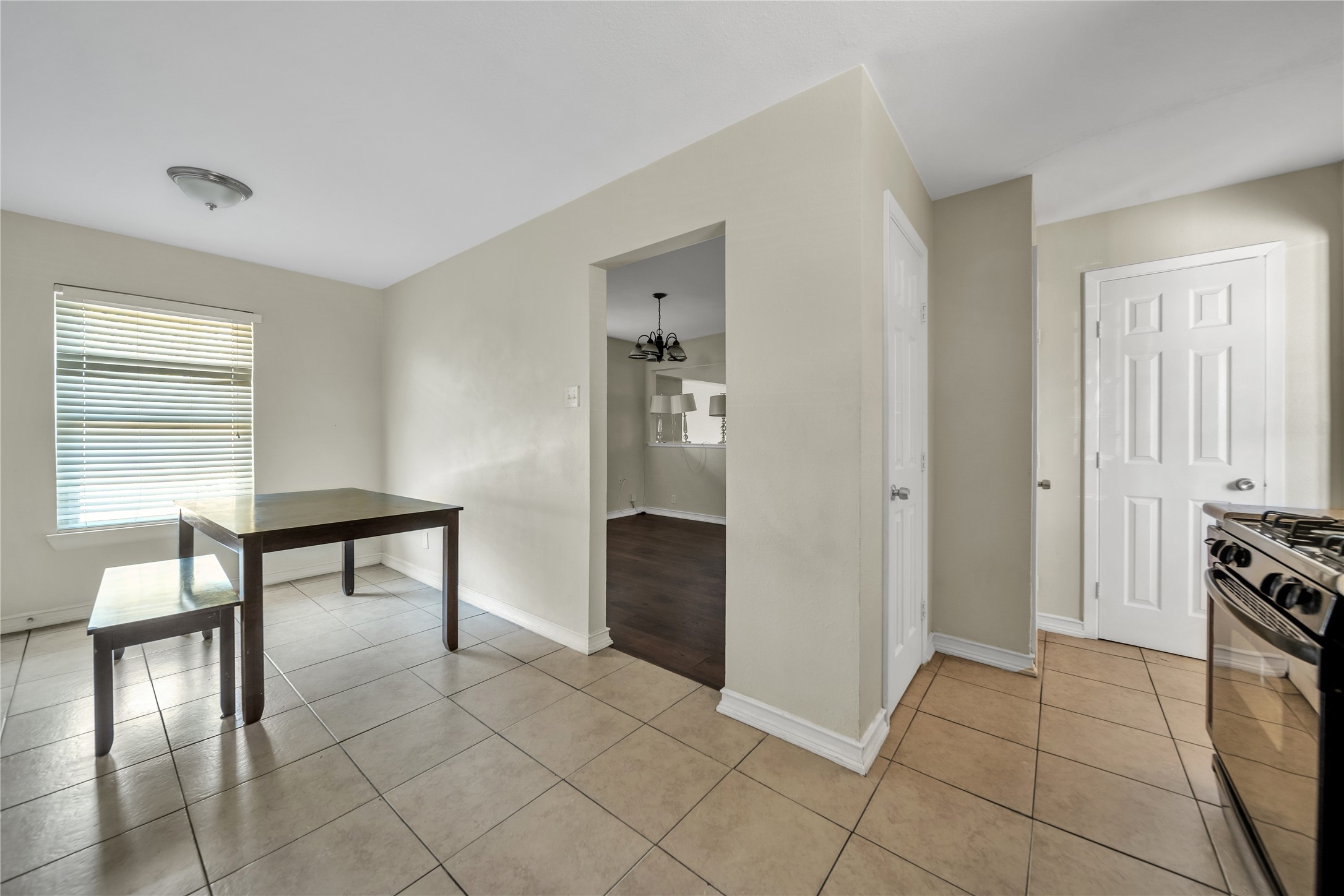 2939 Bay Oaks Drive
