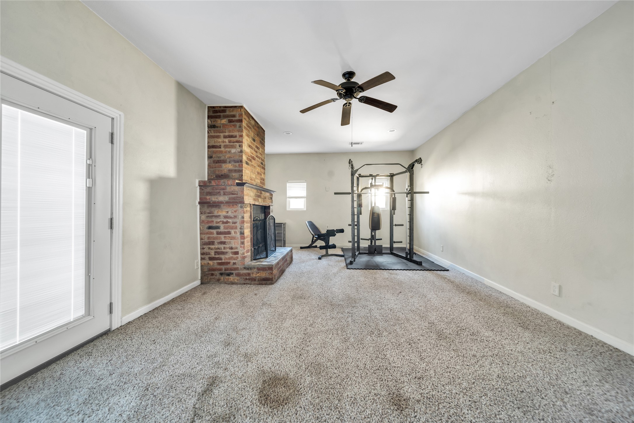 2939 Bay Oaks Drive