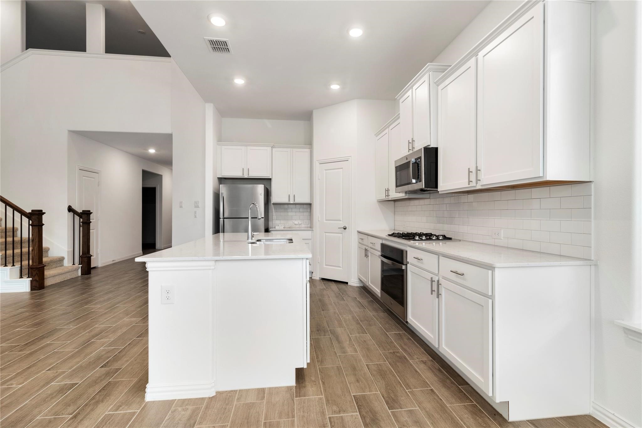1808 Roadrunner Drive