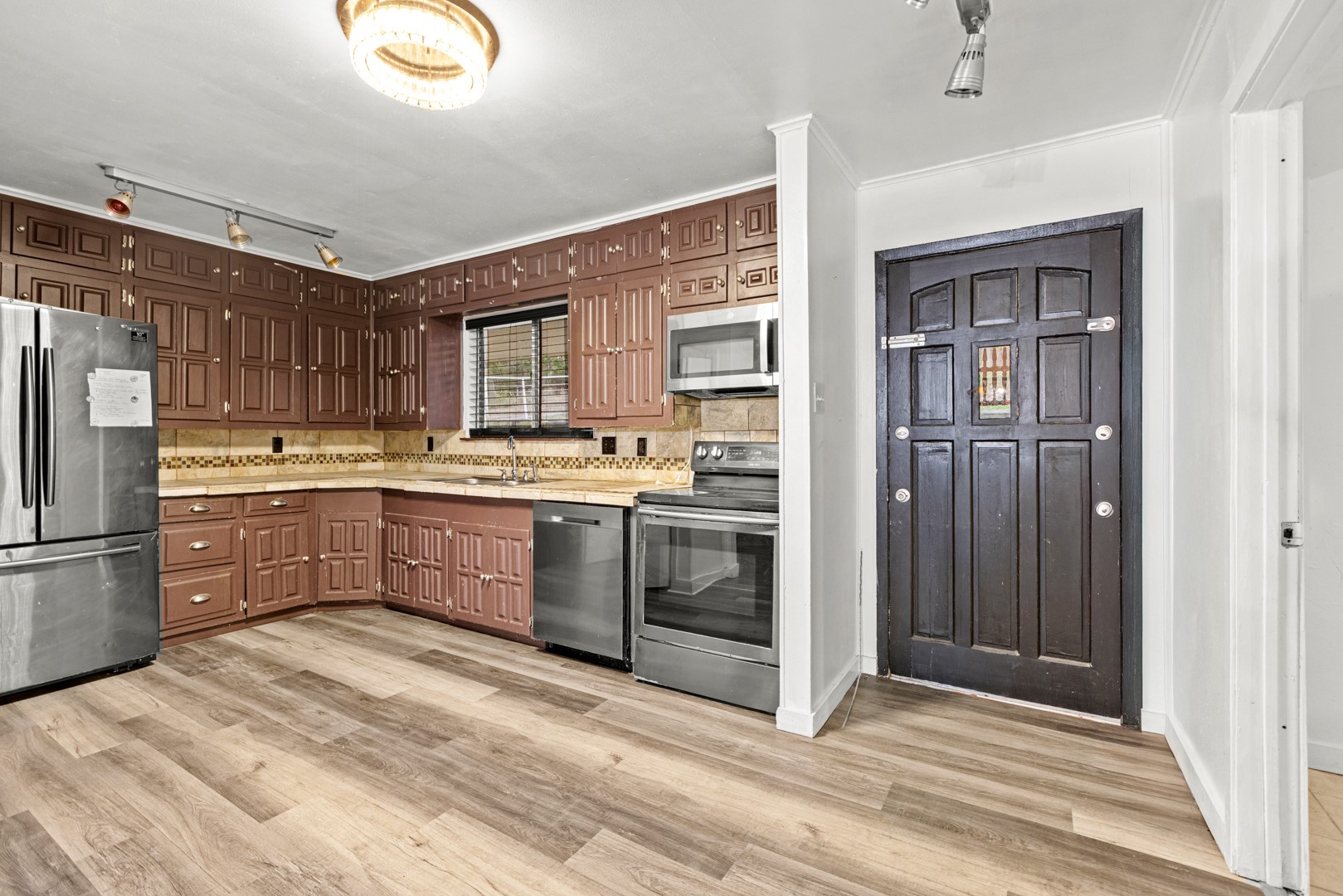 10431 Lakeview Trail