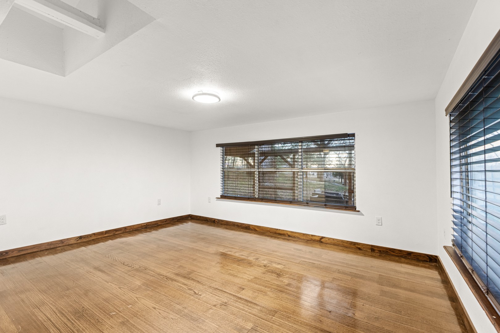 10431 Lakeview Trail