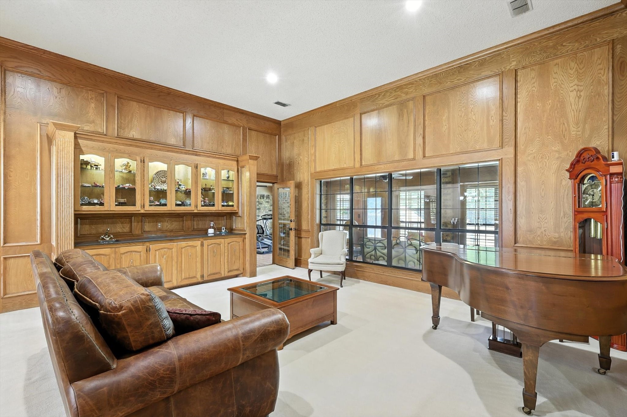 2202 Lakeforest Drive