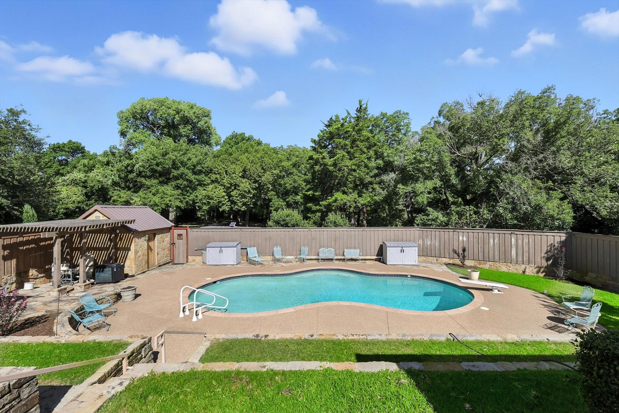 2202 Lakeforest Drive