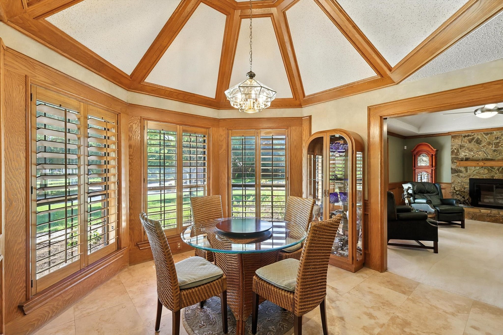 2202 Lakeforest Drive