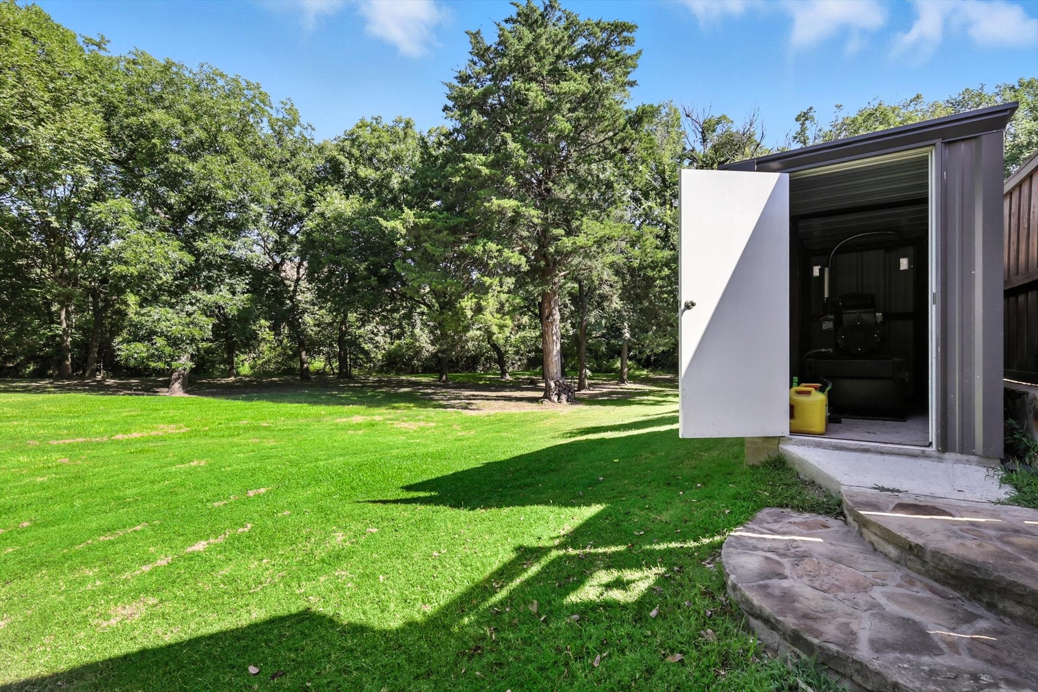 2202 Lakeforest Drive