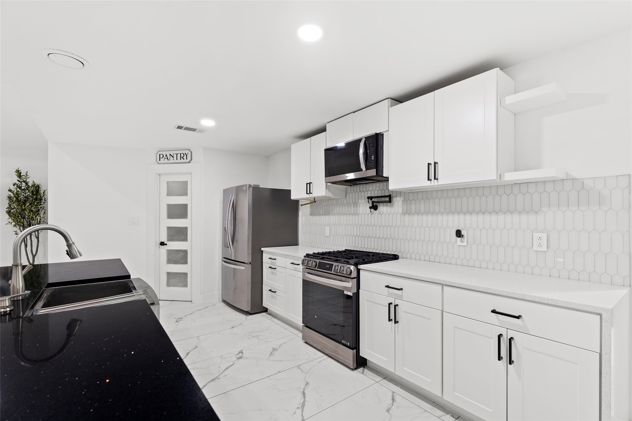 1403 Carriage Lane