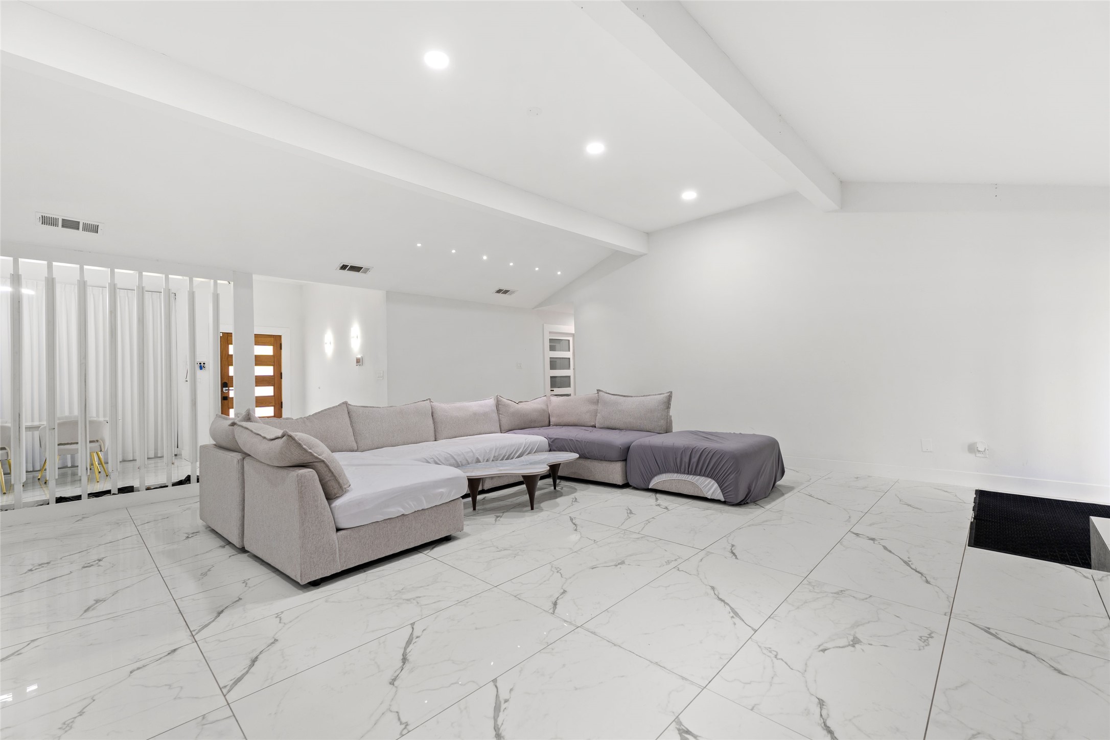 1403 Carriage Lane