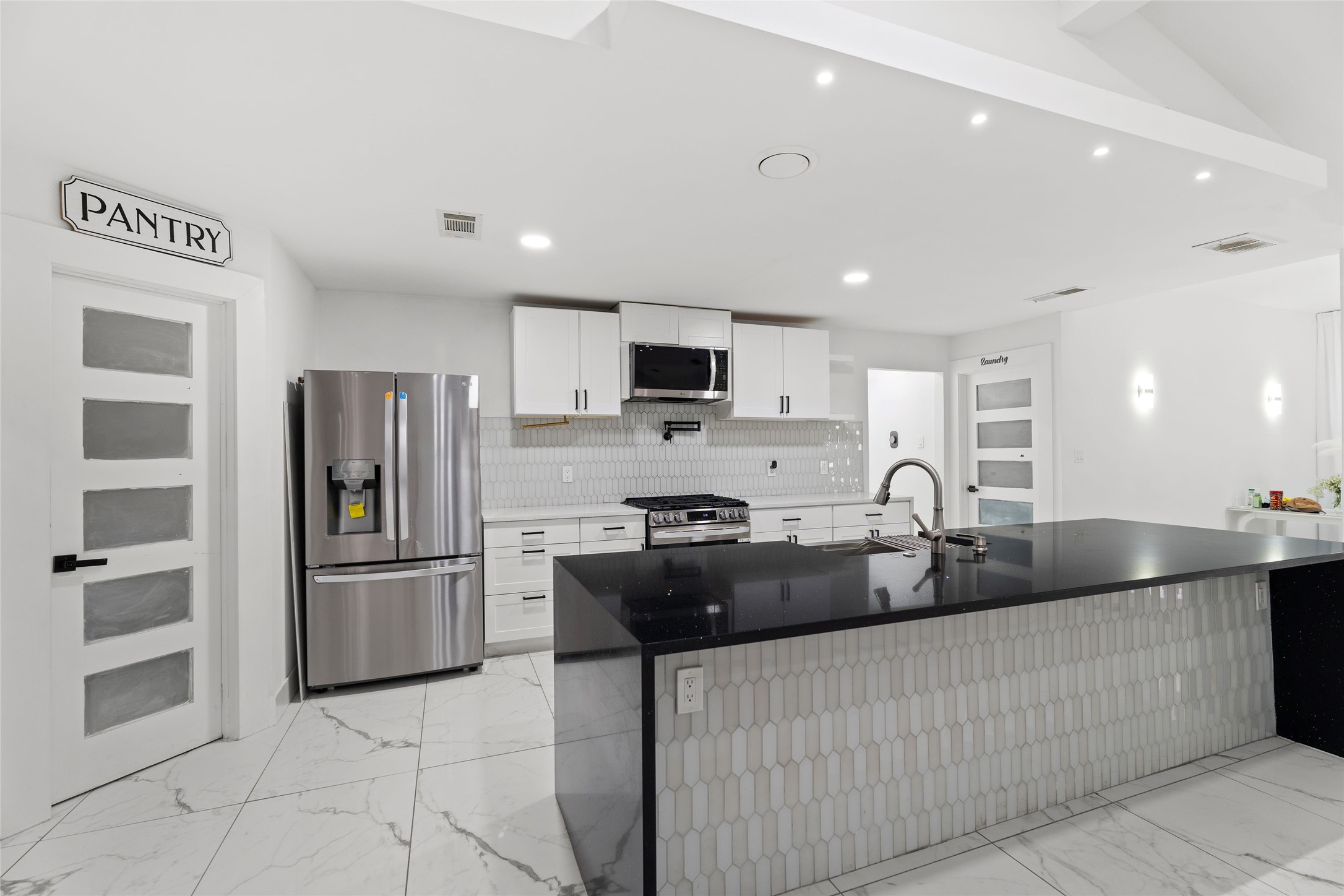 1403 Carriage Lane