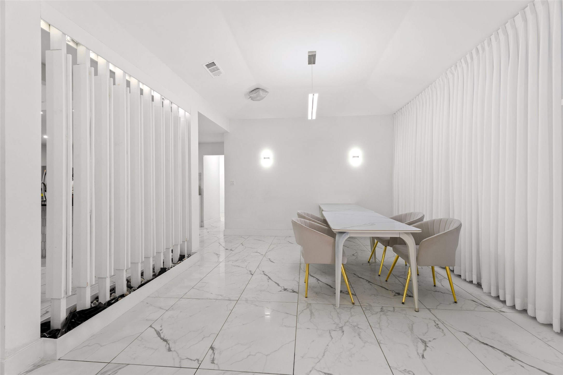 1403 Carriage Lane