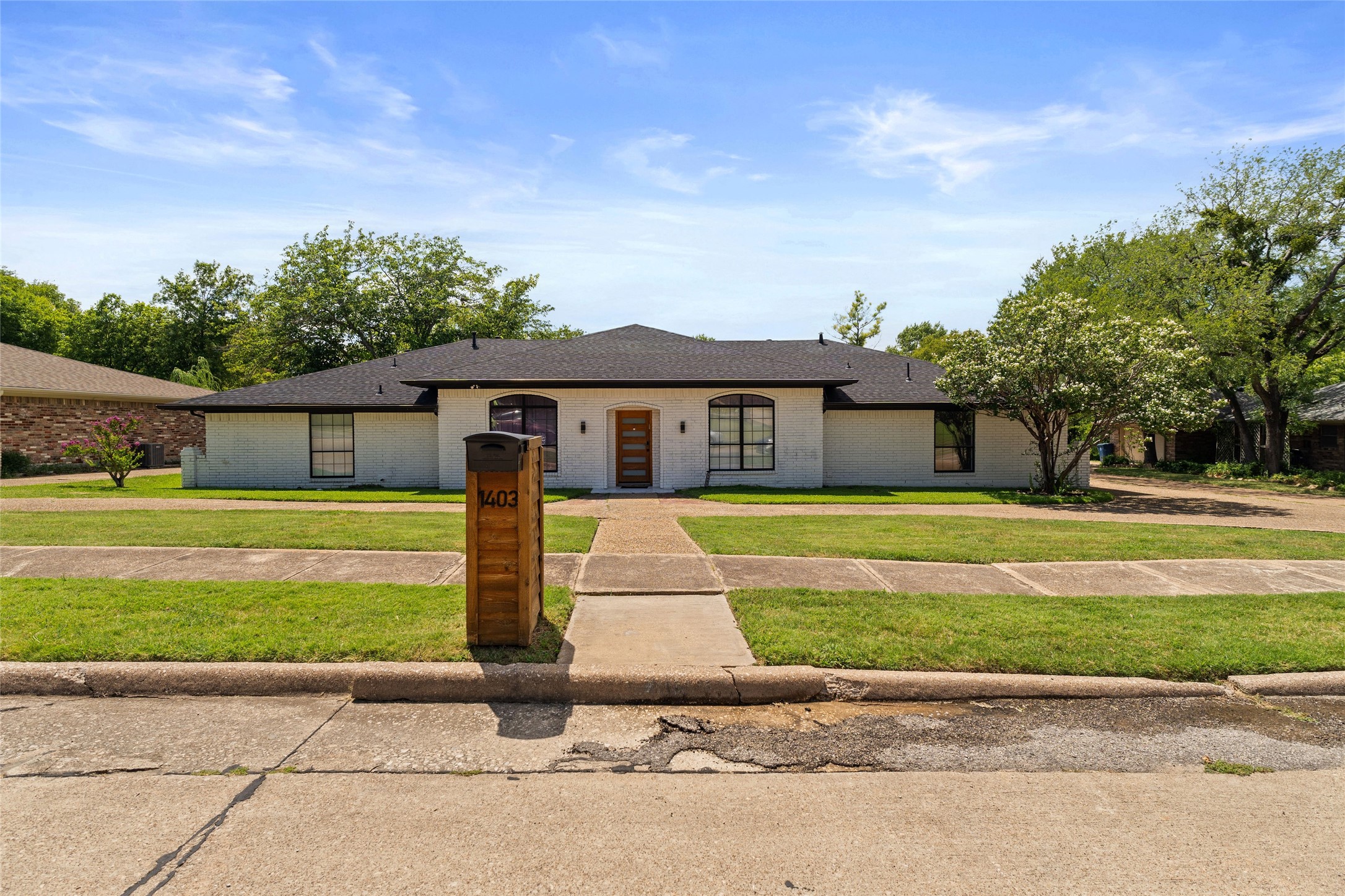 1403 Carriage Lane