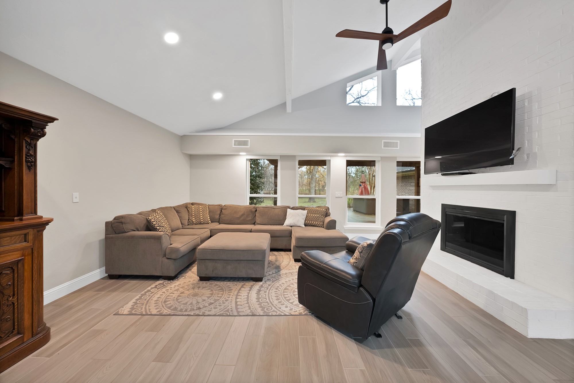 1310 Camino Real