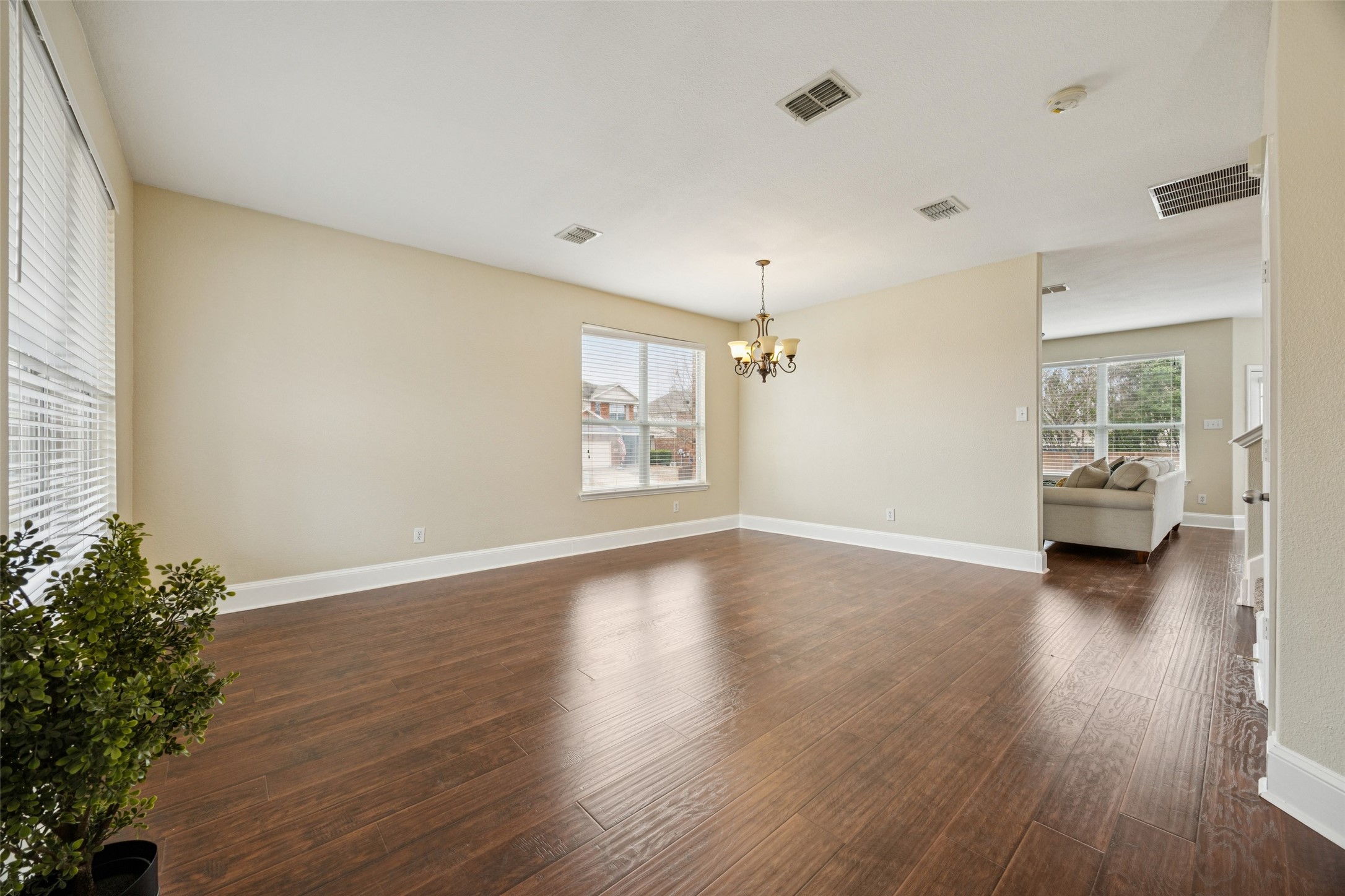 1528 Syracuse Drive