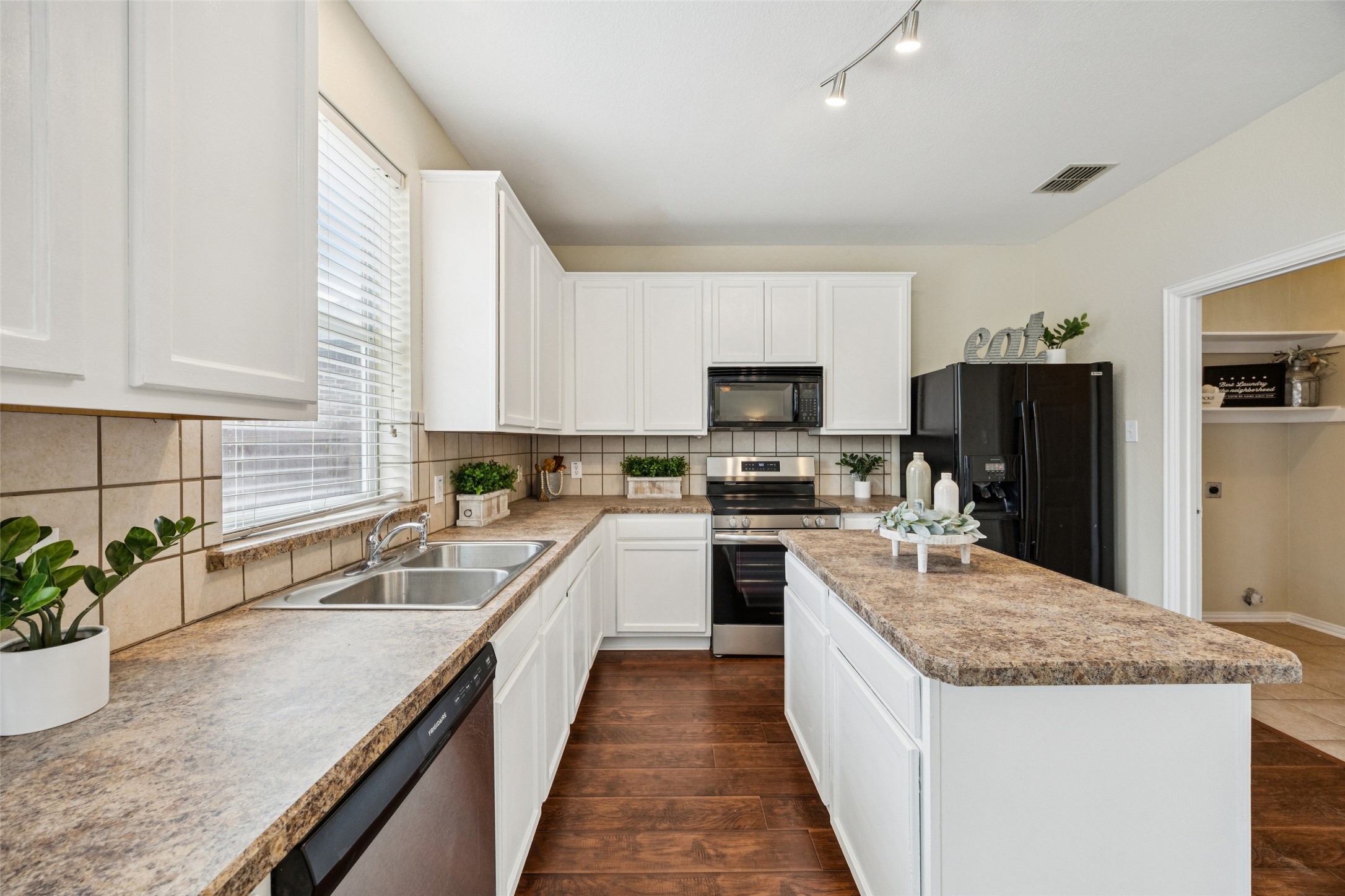 1528 Syracuse Drive