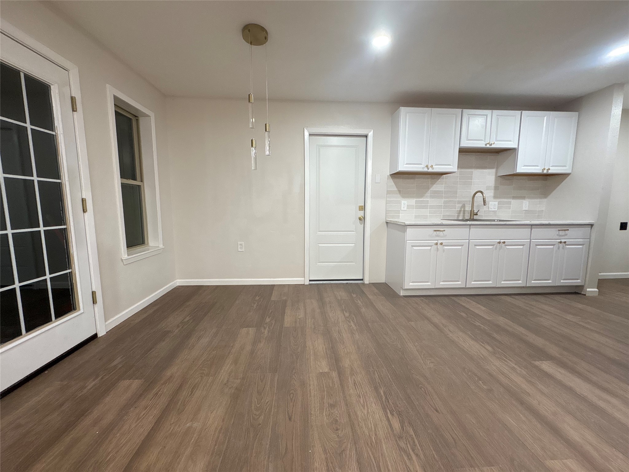 1704 Phillips Lane