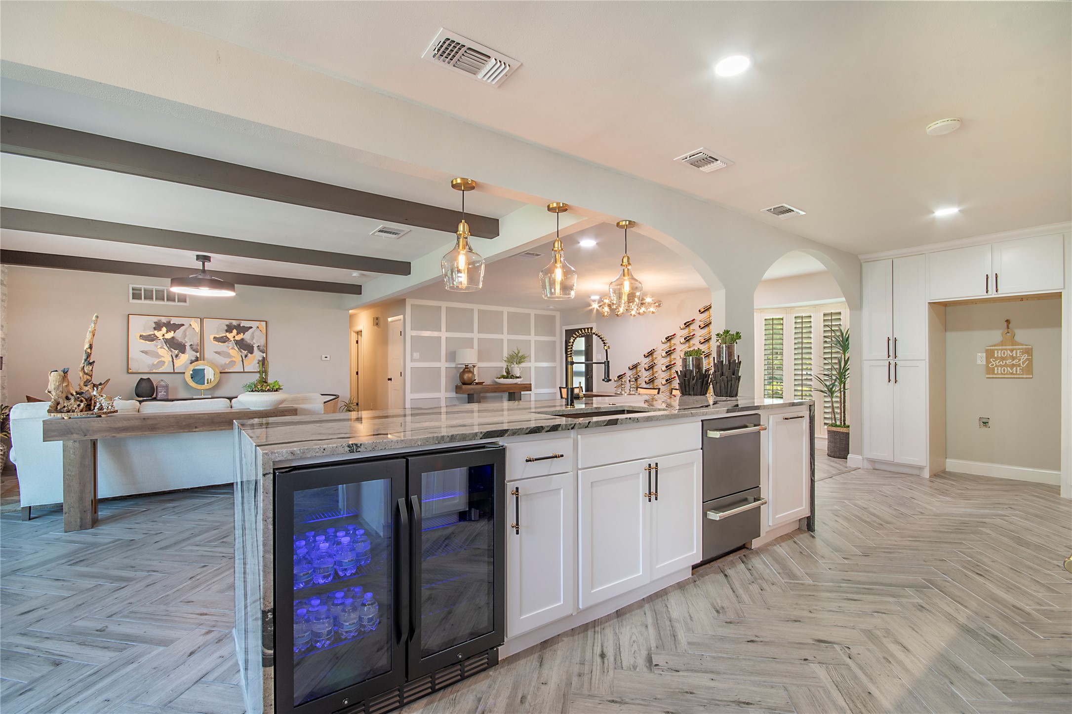 3707 Alta Vista Lane