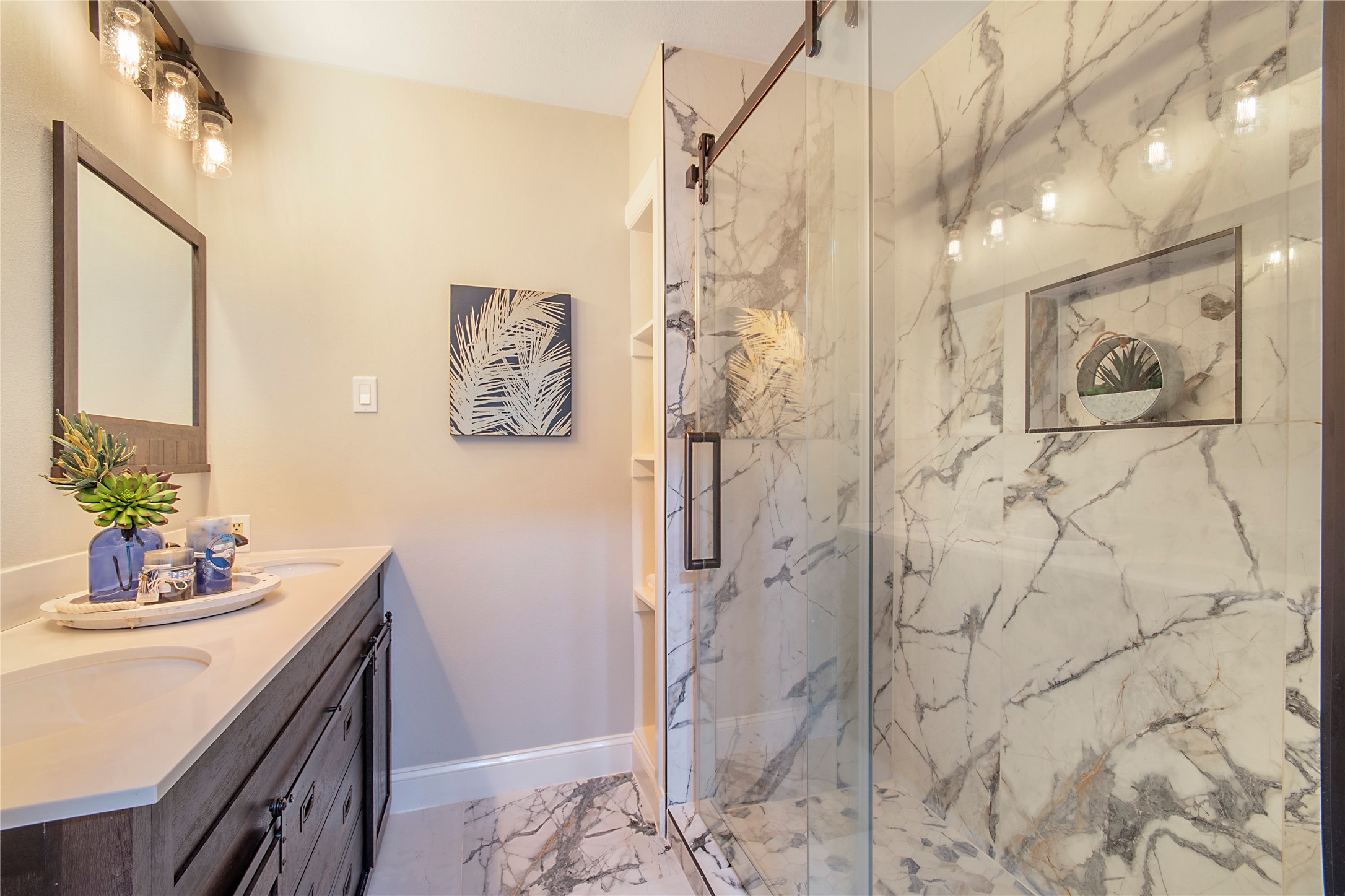3707 Alta Vista Lane