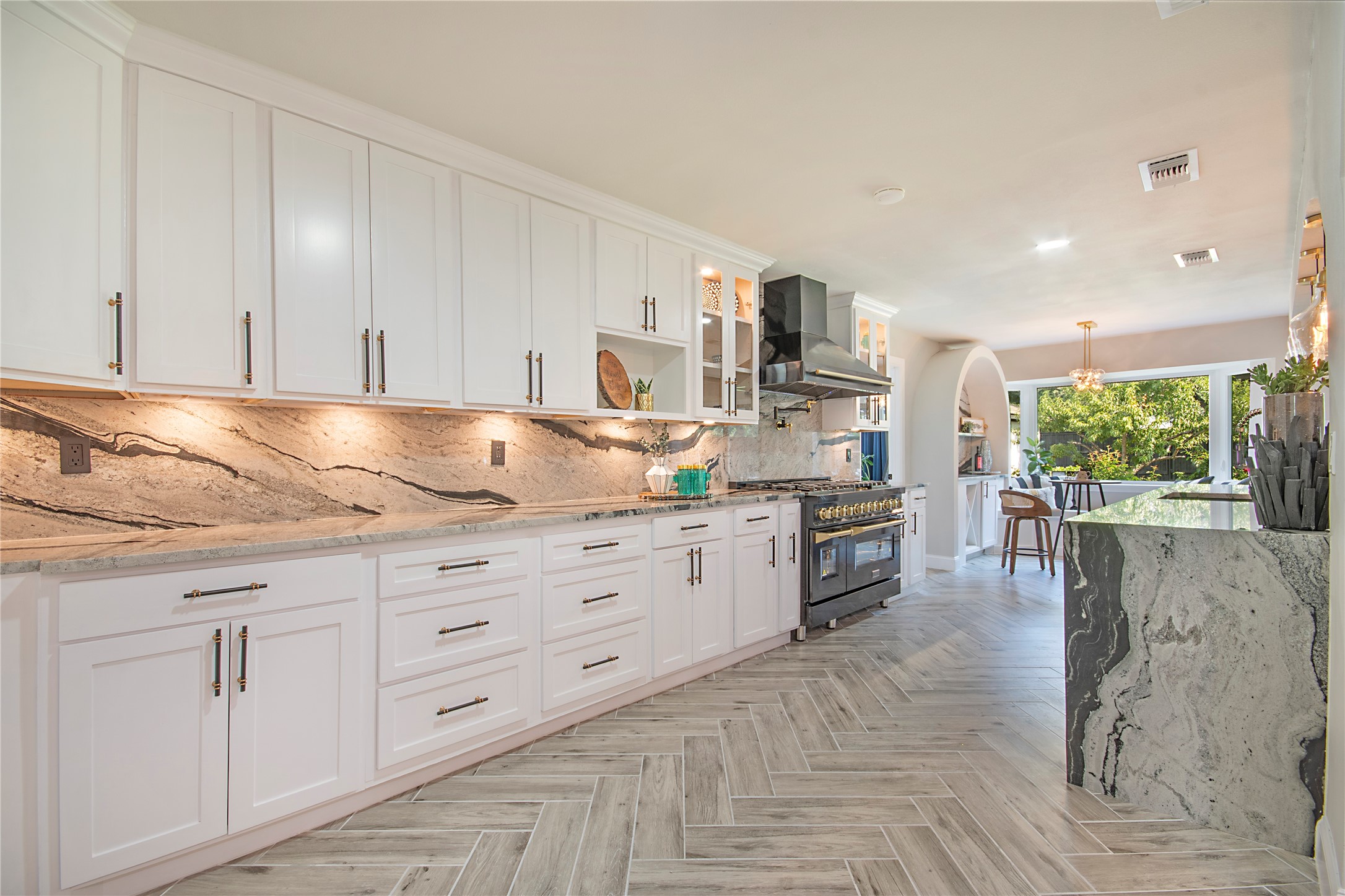 3707 Alta Vista Lane