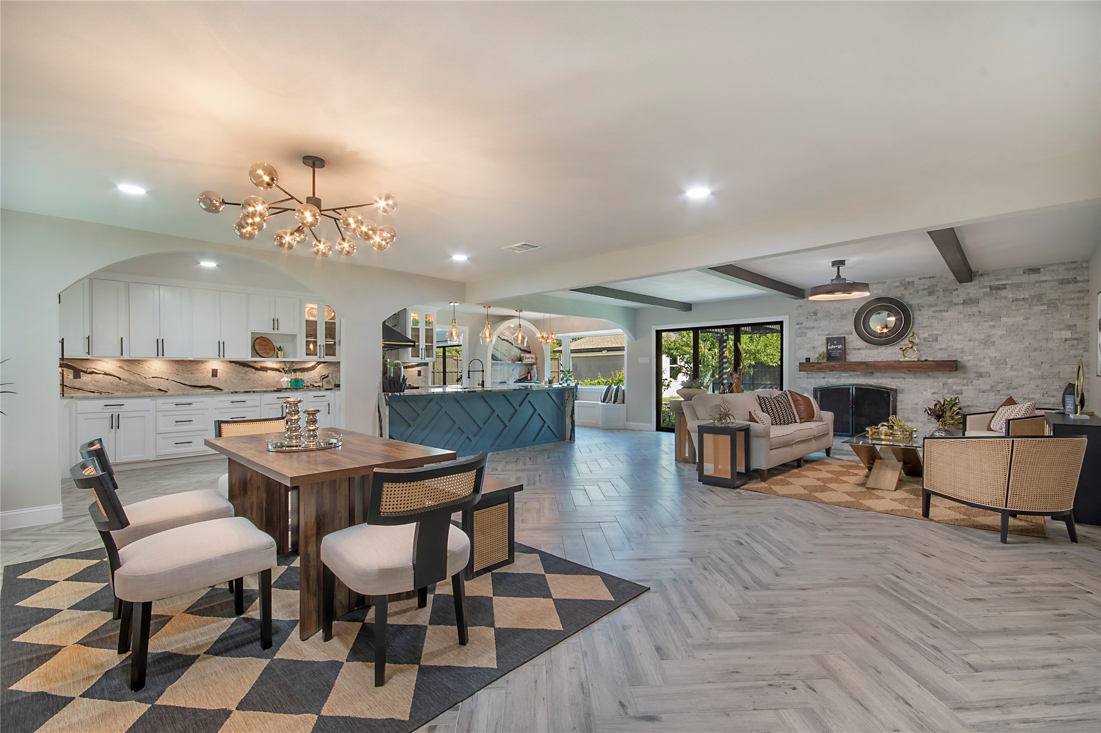 3707 Alta Vista Lane