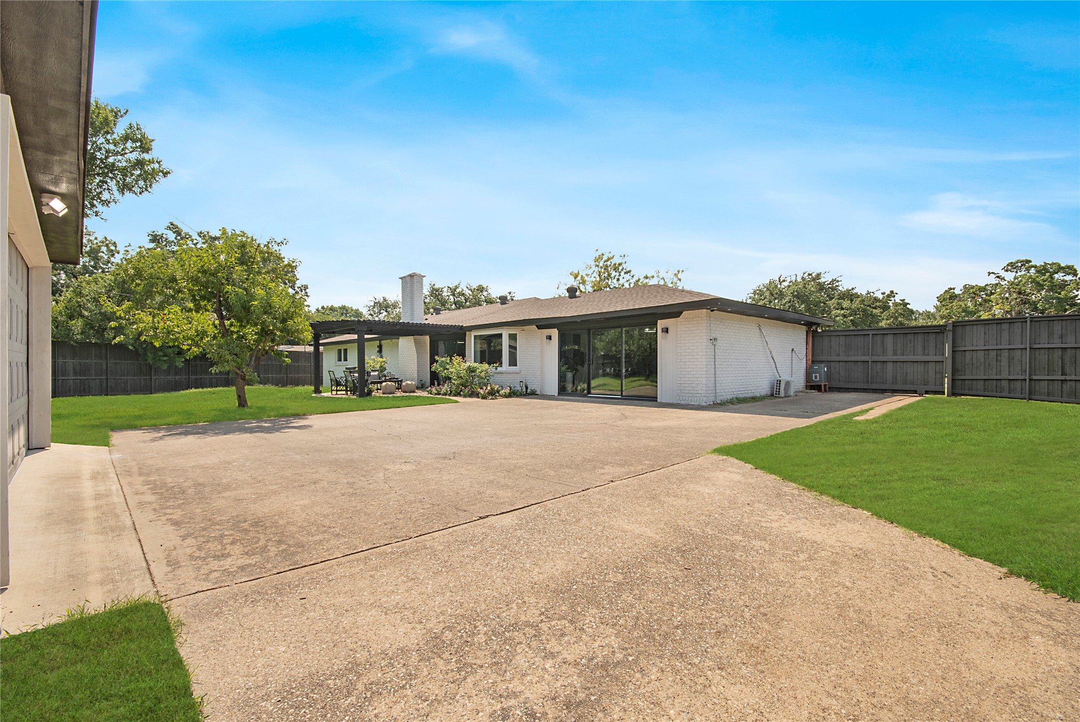 3707 Alta Vista Lane